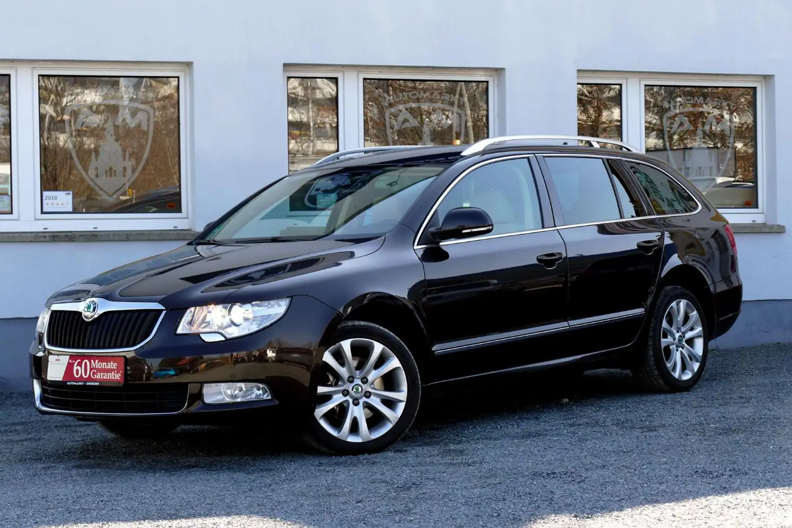 Skoda Superb Elegance 2.0 TDI Leder*Navi*Xenon*AHK*2.Hd Braun - 1