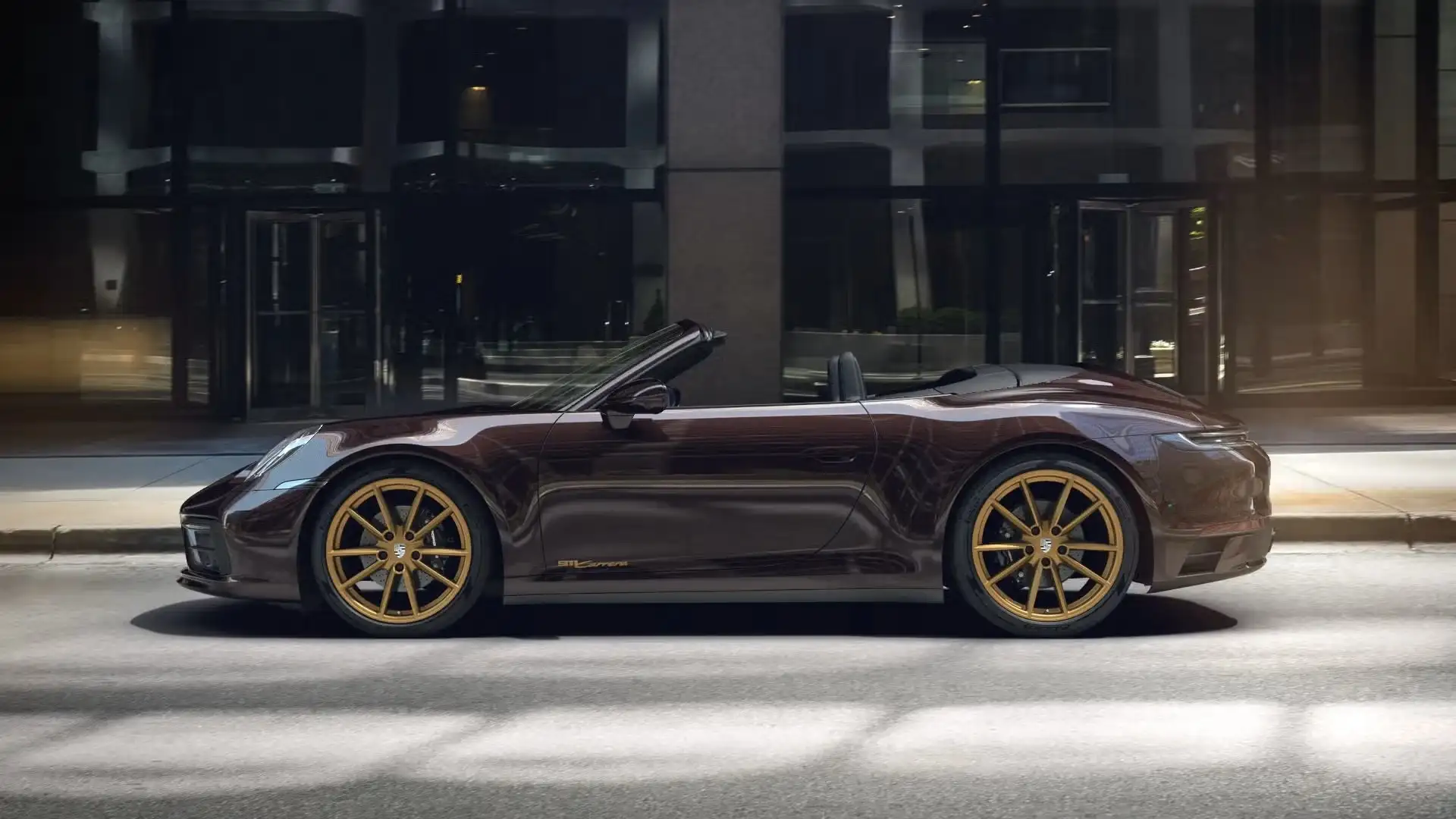 Porsche 992 Carrera Cabriolet Rood - 2