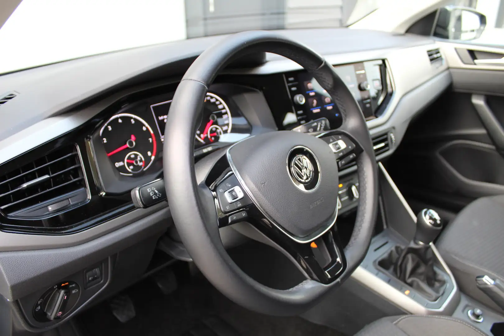 Volkswagen Polo 1.0 TSI Comfortline | Applecarplay/Android auto | Negro - 2