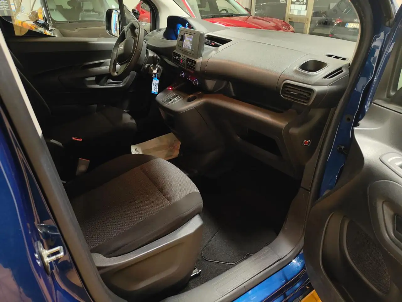 Peugeot e-Rifter 5 POSTI ELETTRICO A PIANALE UNICO 23