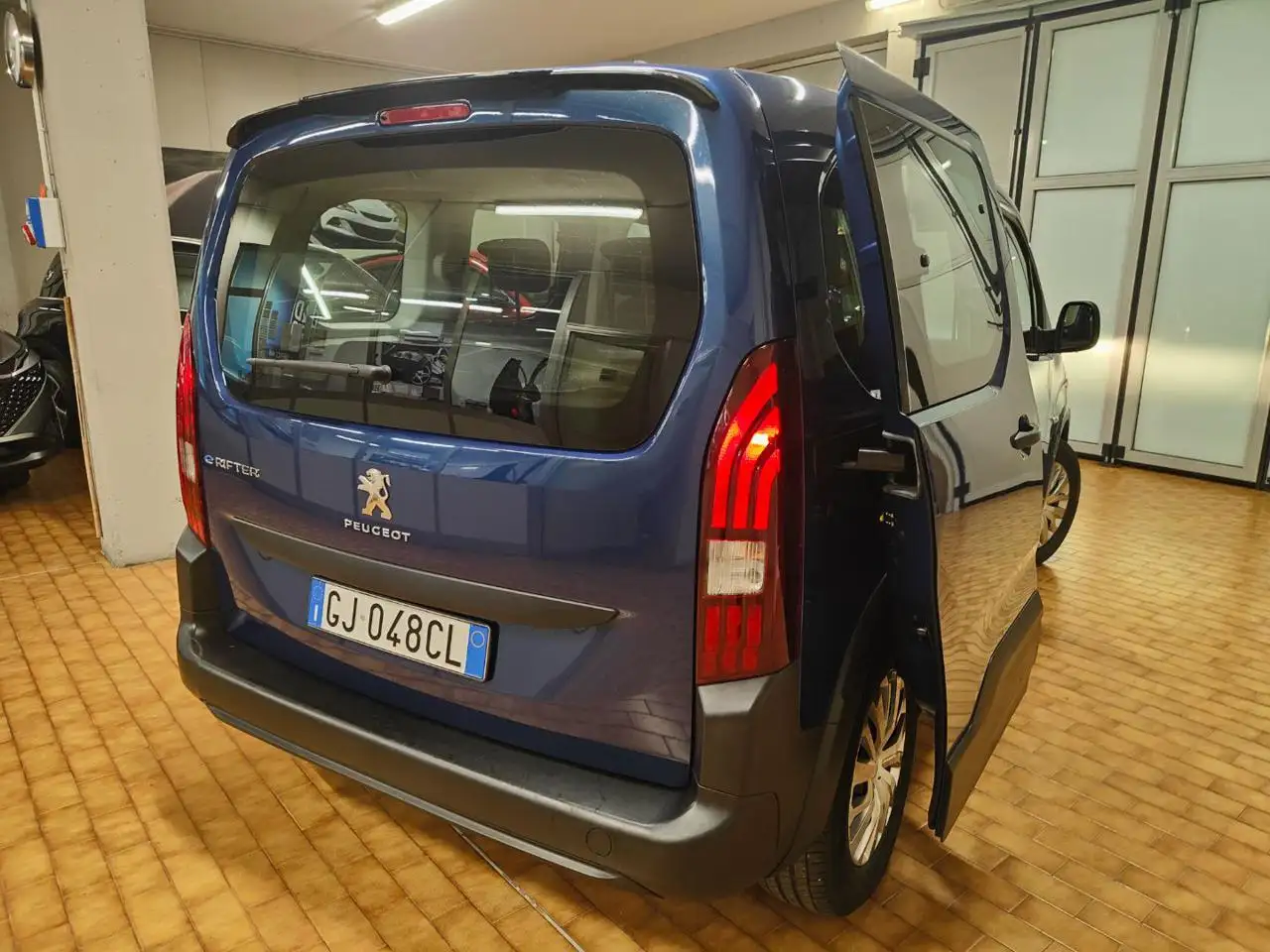 Peugeot e-Rifter 5 POSTI ELETTRICO A PIANALE UNICO 7