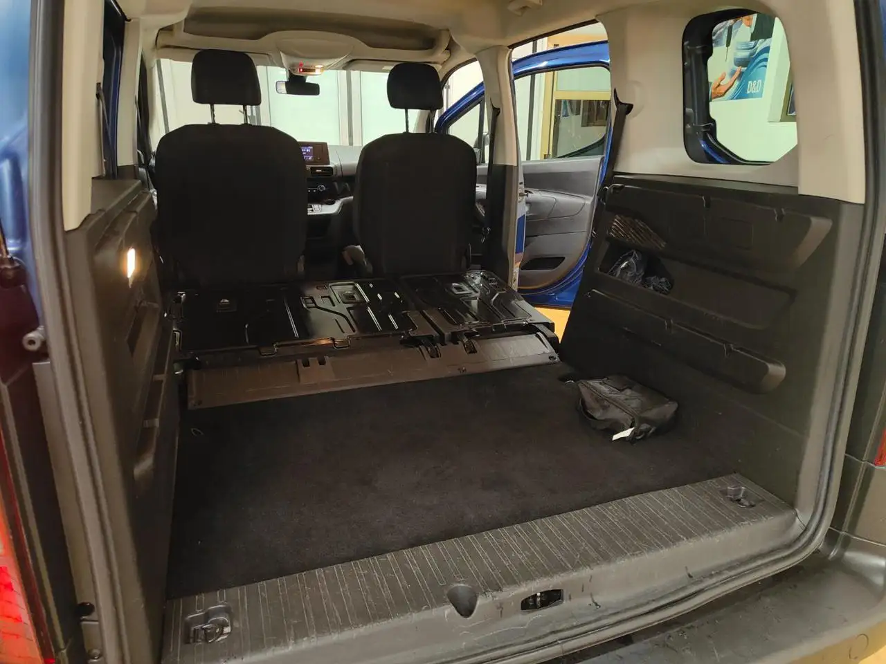 Peugeot e-Rifter 5 POSTI ELETTRICO A PIANALE UNICO 27