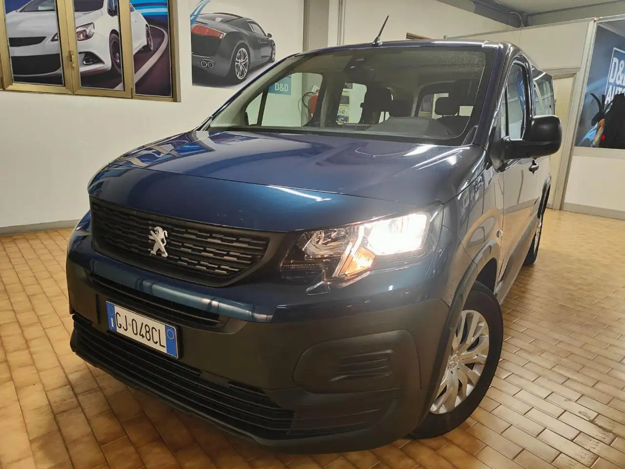 Peugeot e-Rifter 5 POSTI ELETTRICO A PIANALE UNICO 3