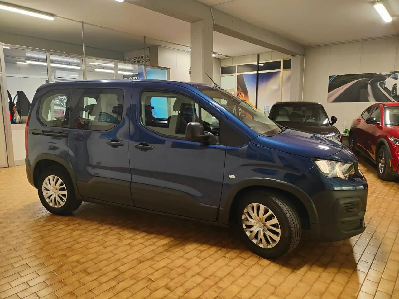 Peugeot e-Rifter 5 POSTI ELETTRICO A PIANALE UNICO 5