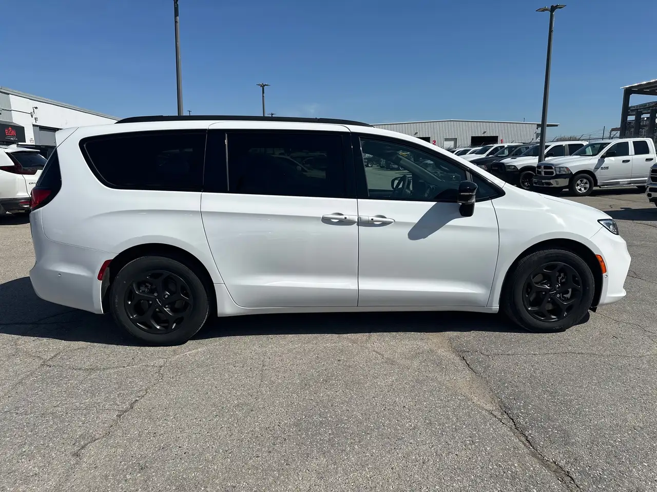 Chrysler Pacifica снимка Chrysler Pacifica