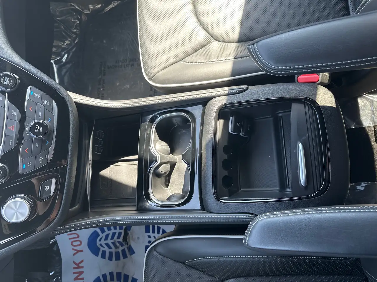 Chrysler Pacifica снимка Chrysler Pacifica