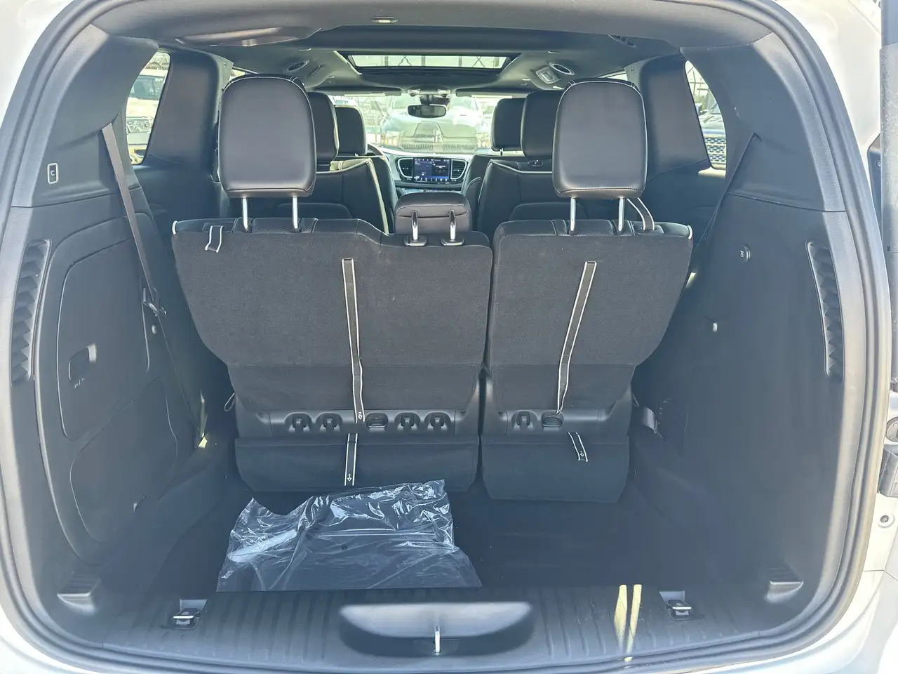 Chrysler Pacifica снимка Chrysler Pacifica