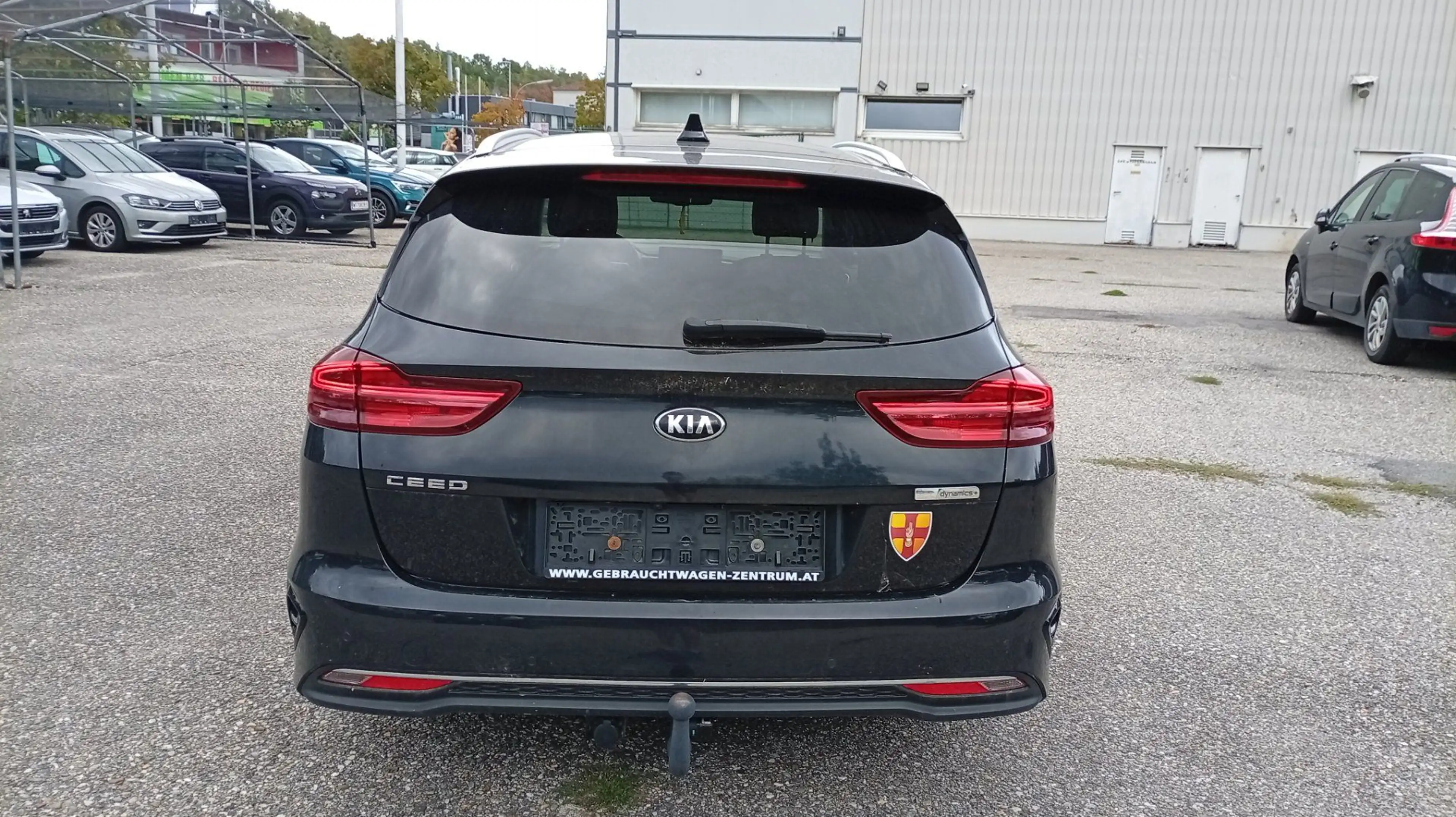 Kia Ceed 1.6 CRDi Mild-Hybrid Silber — photo 5