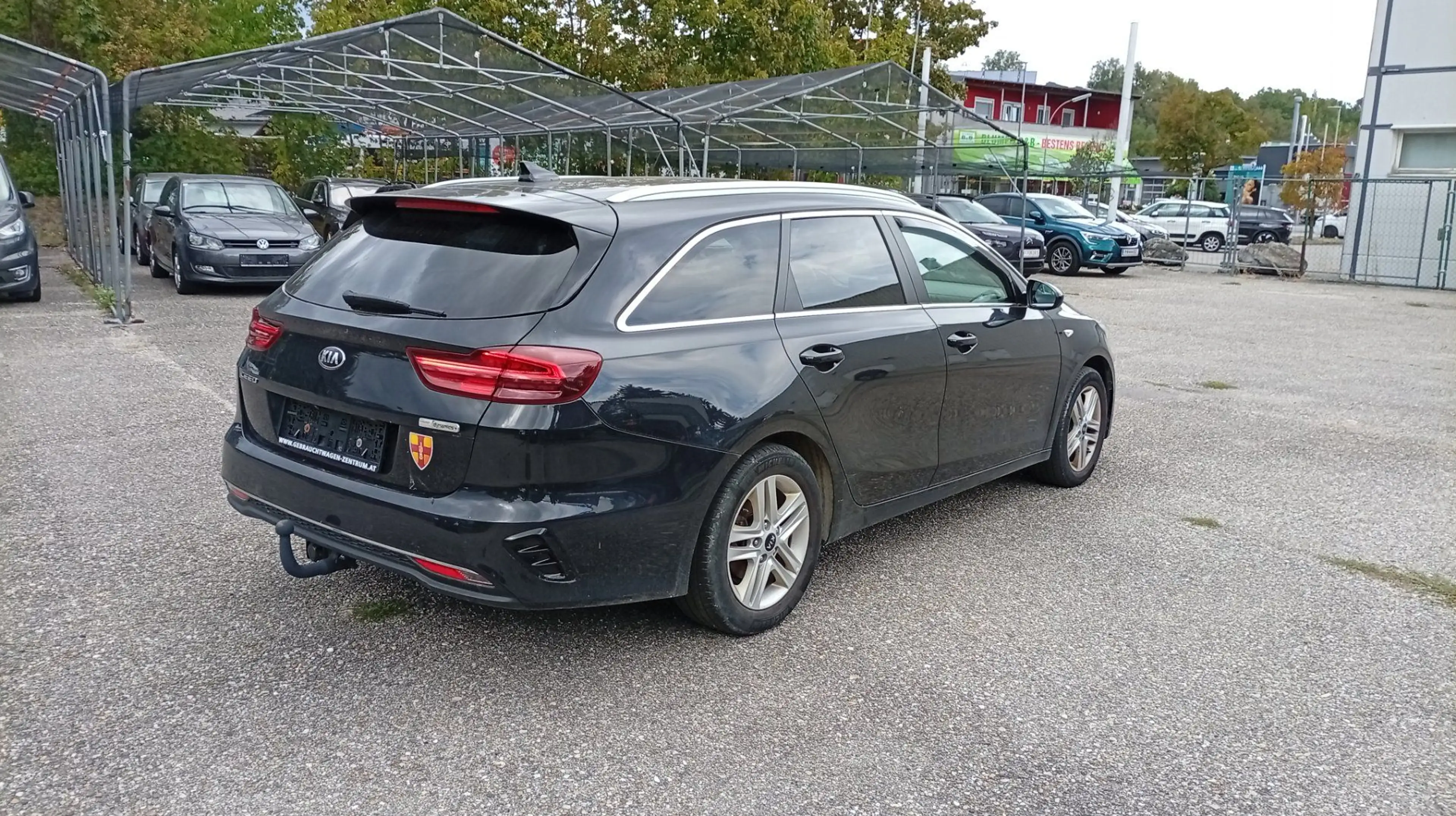 Kia Ceed 1.6 CRDi Mild-Hybrid Silber — photo 8