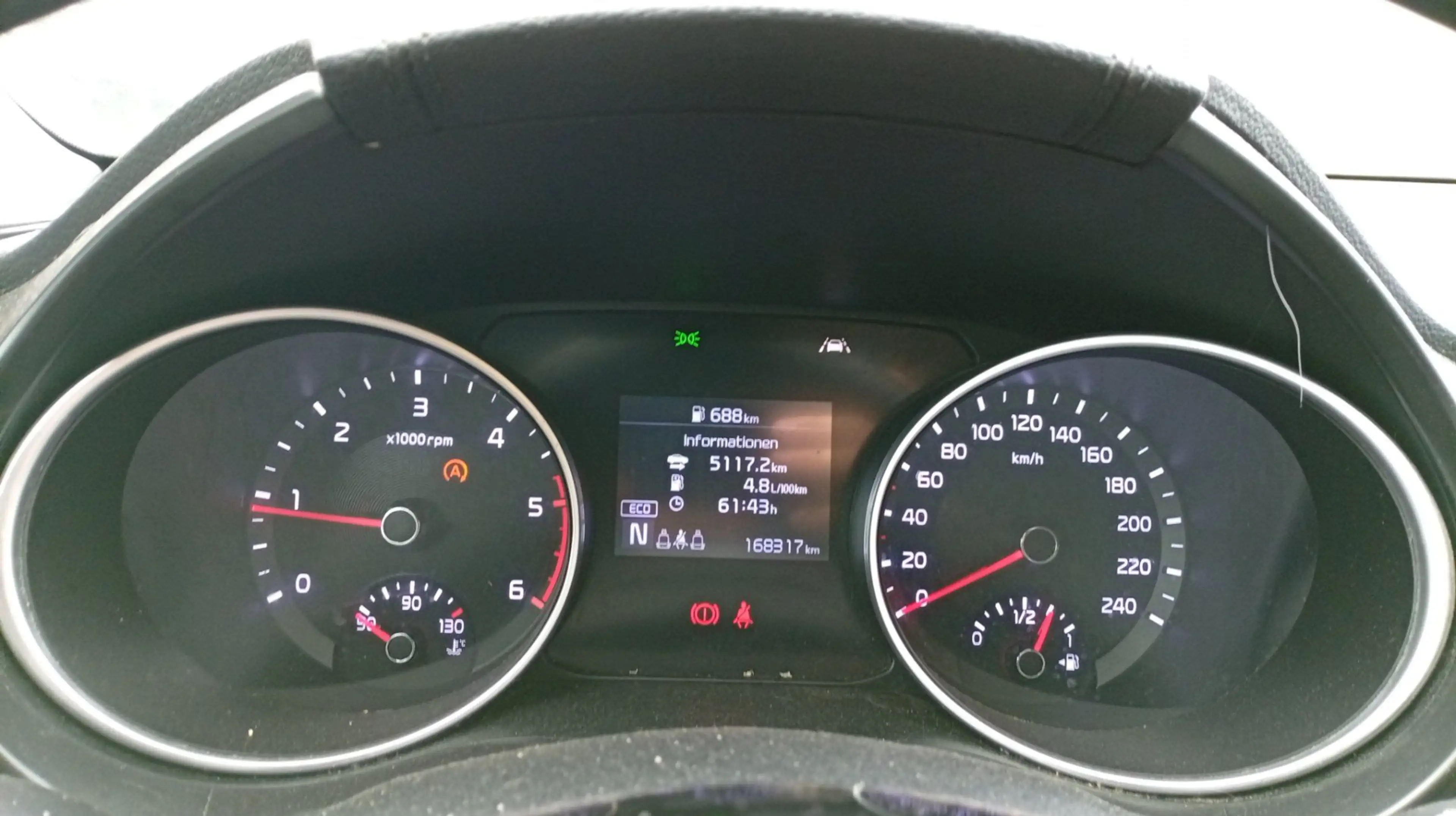 Kia Ceed 1.6 CRDi Mild-Hybrid Silber — photo 9