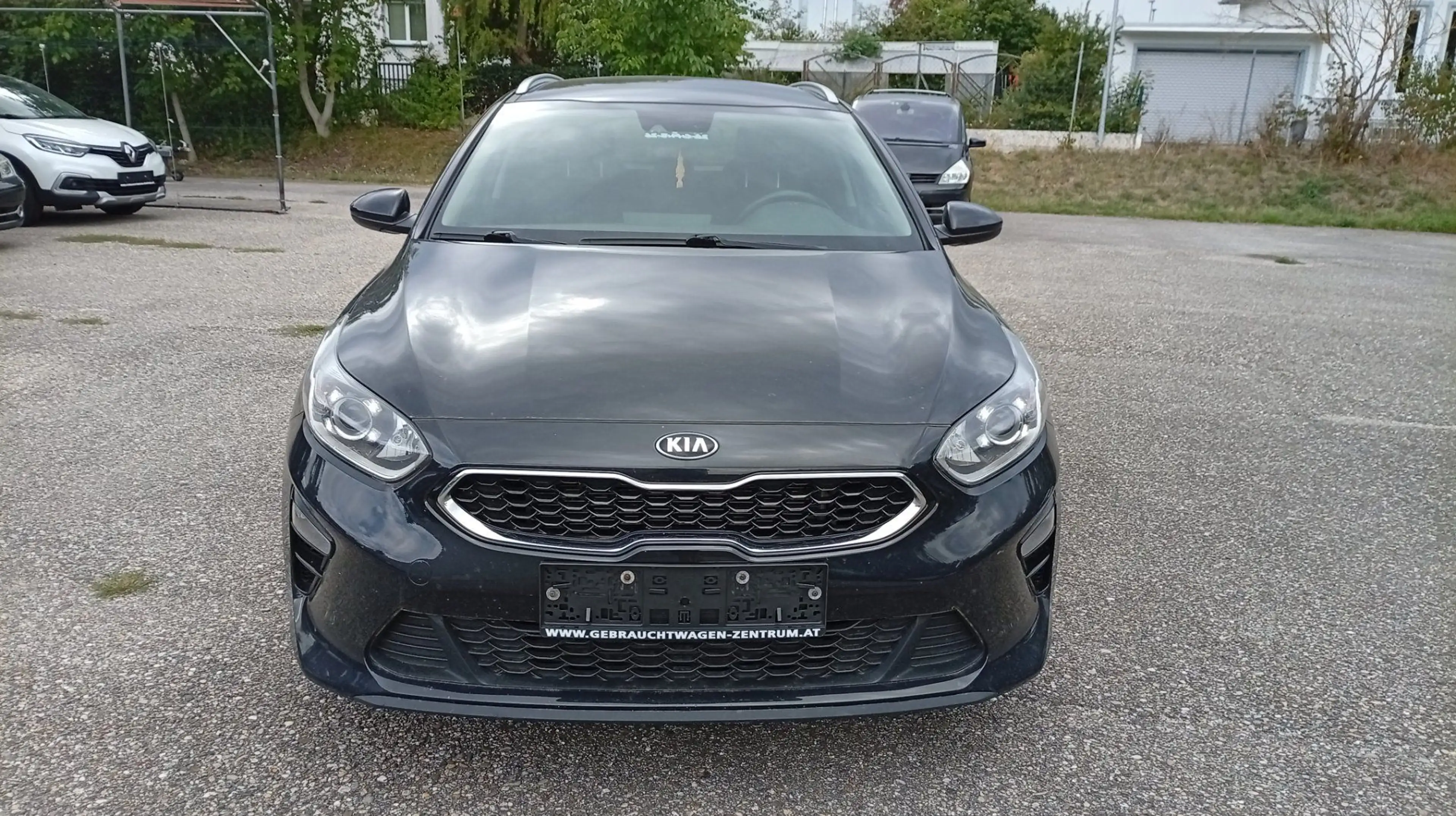Kia Ceed 1.6 CRDi Mild-Hybrid Silber — photo 3