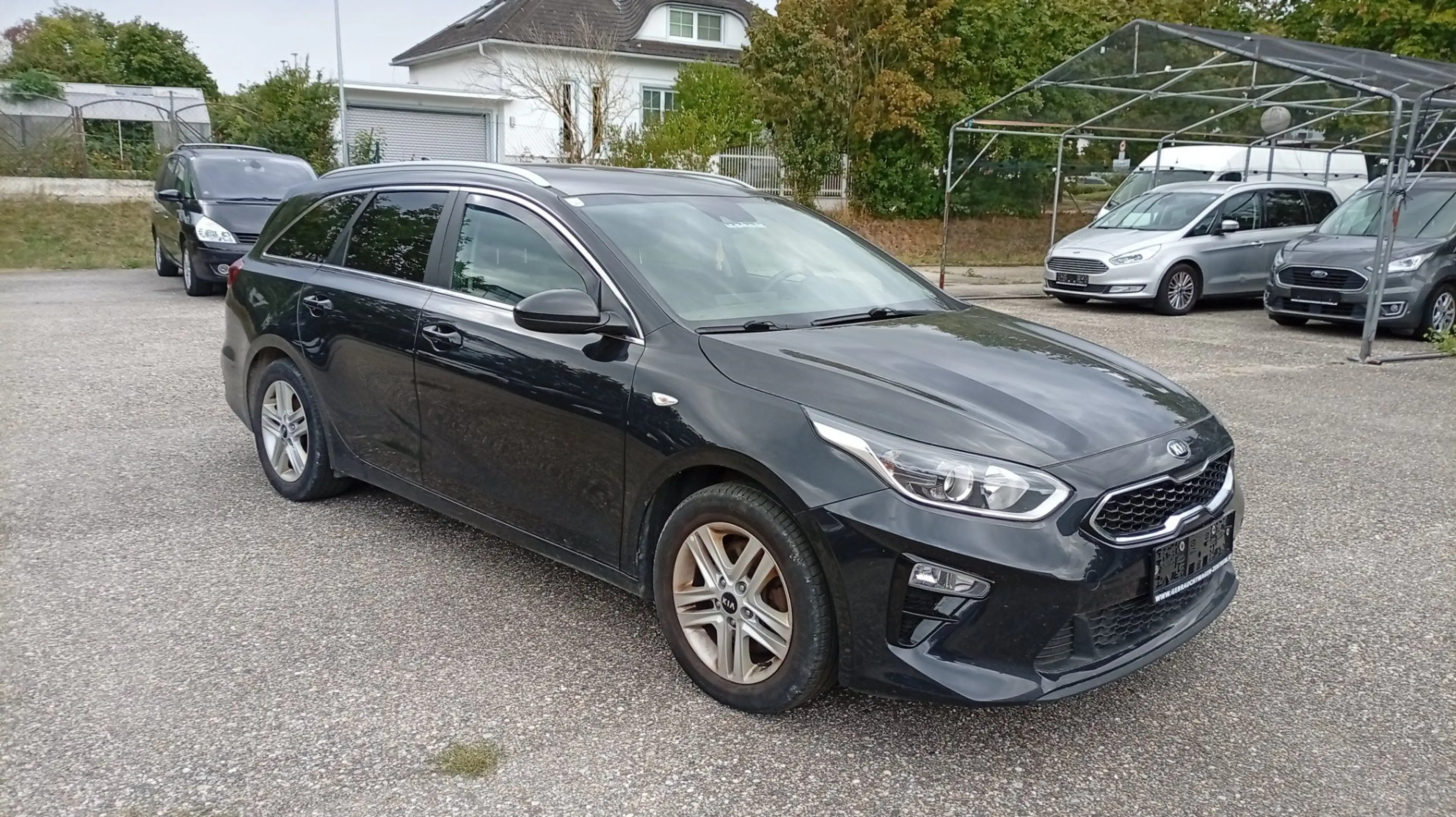 Kia Ceed 1.6 CRDi Mild-Hybrid Silber — photo 4