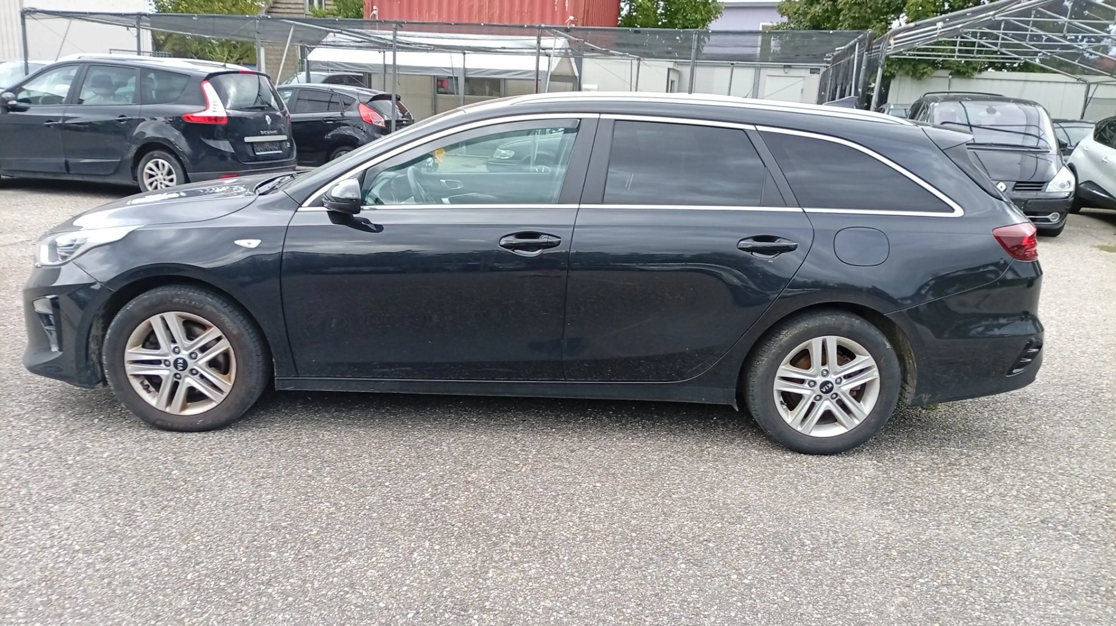 Kia Ceed 1.6 CRDi Mild-Hybrid Silber — photo 7