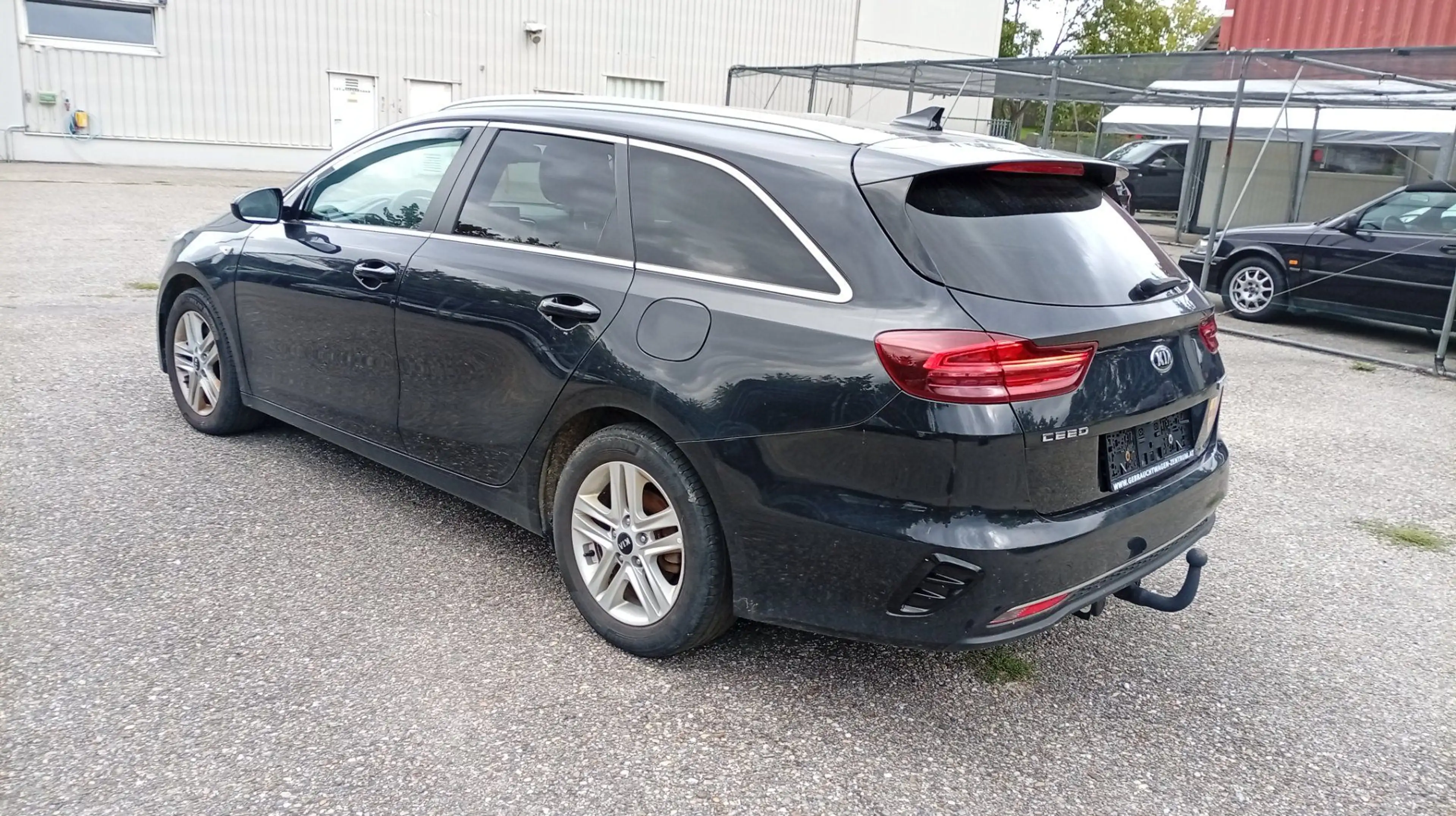 Kia Ceed 1.6 CRDi Mild-Hybrid Silber — photo 6