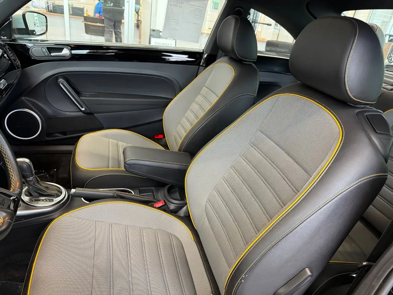 Volkswagen Beetle снимка Volkswagen Beetle