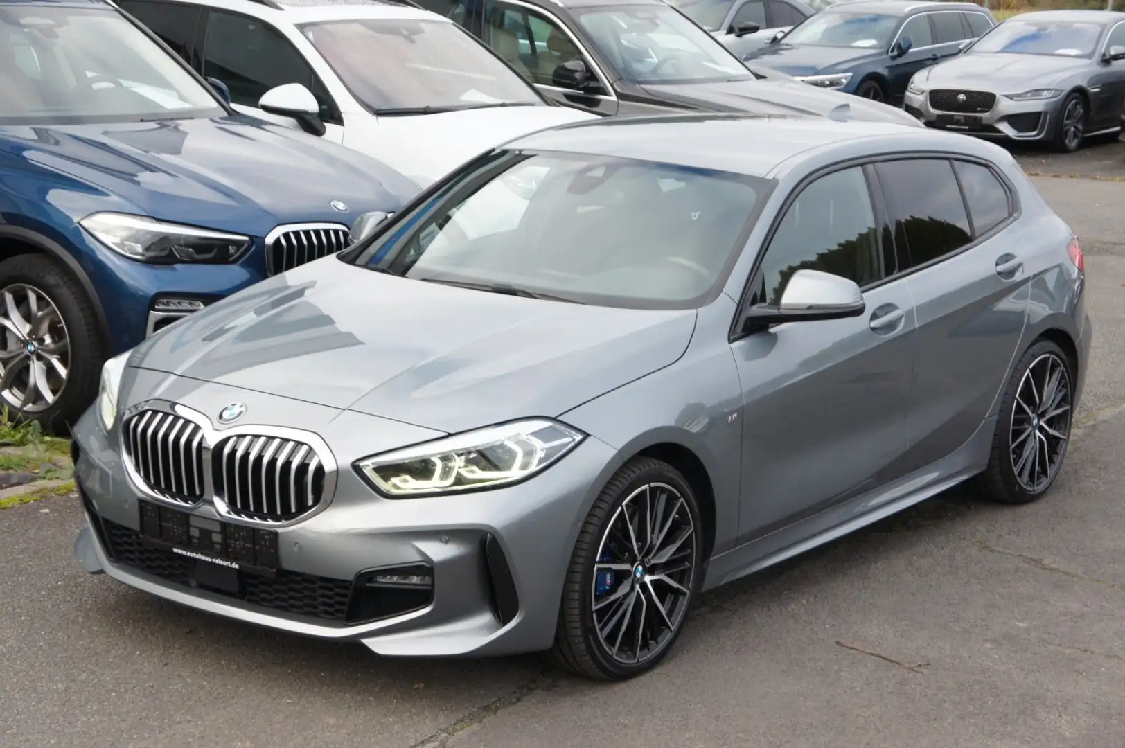 BMW 118 d M Sport *DAKOTA*LIVE*19Z*KAM*NAV*APP* Grau - 1