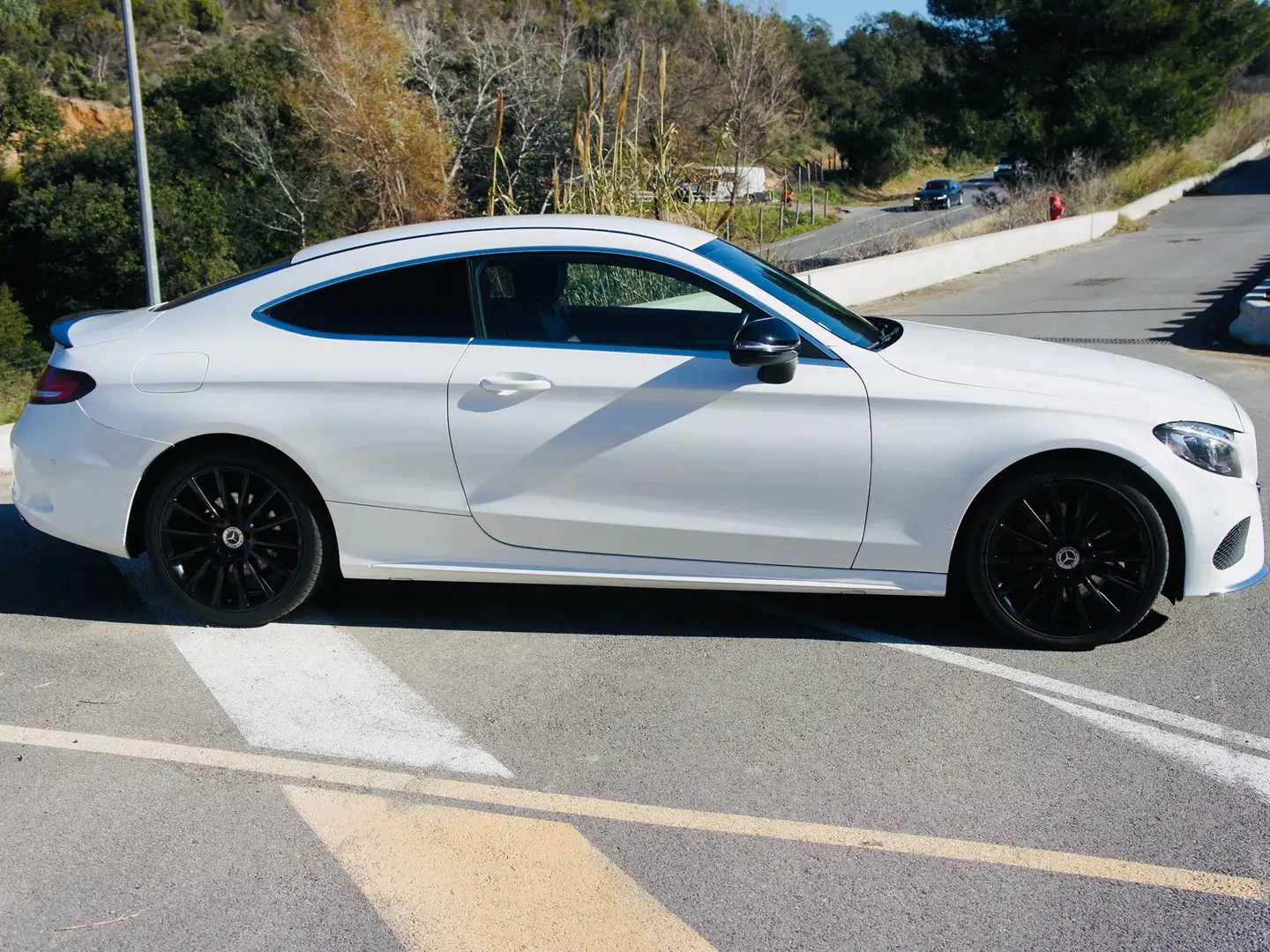 Mercedes-Benz C 300 COUPE 245 CH FASCINATION PACK AMG BVA Weiß - 2