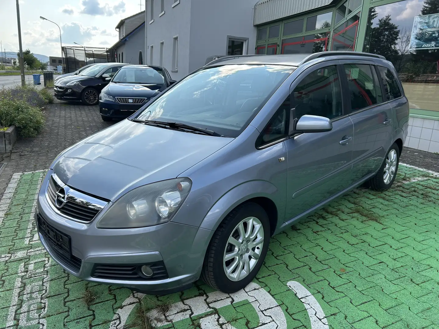 Opel Zafira Cosmo Gris - 1