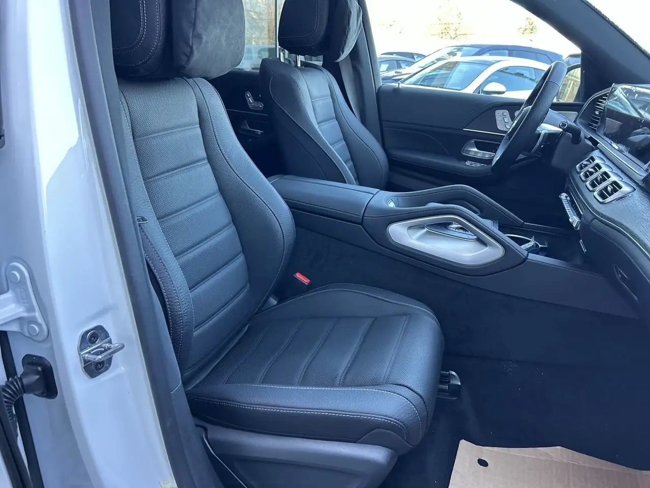 Mercedes-Benz GLS снимка Mercedes-Benz GLS
