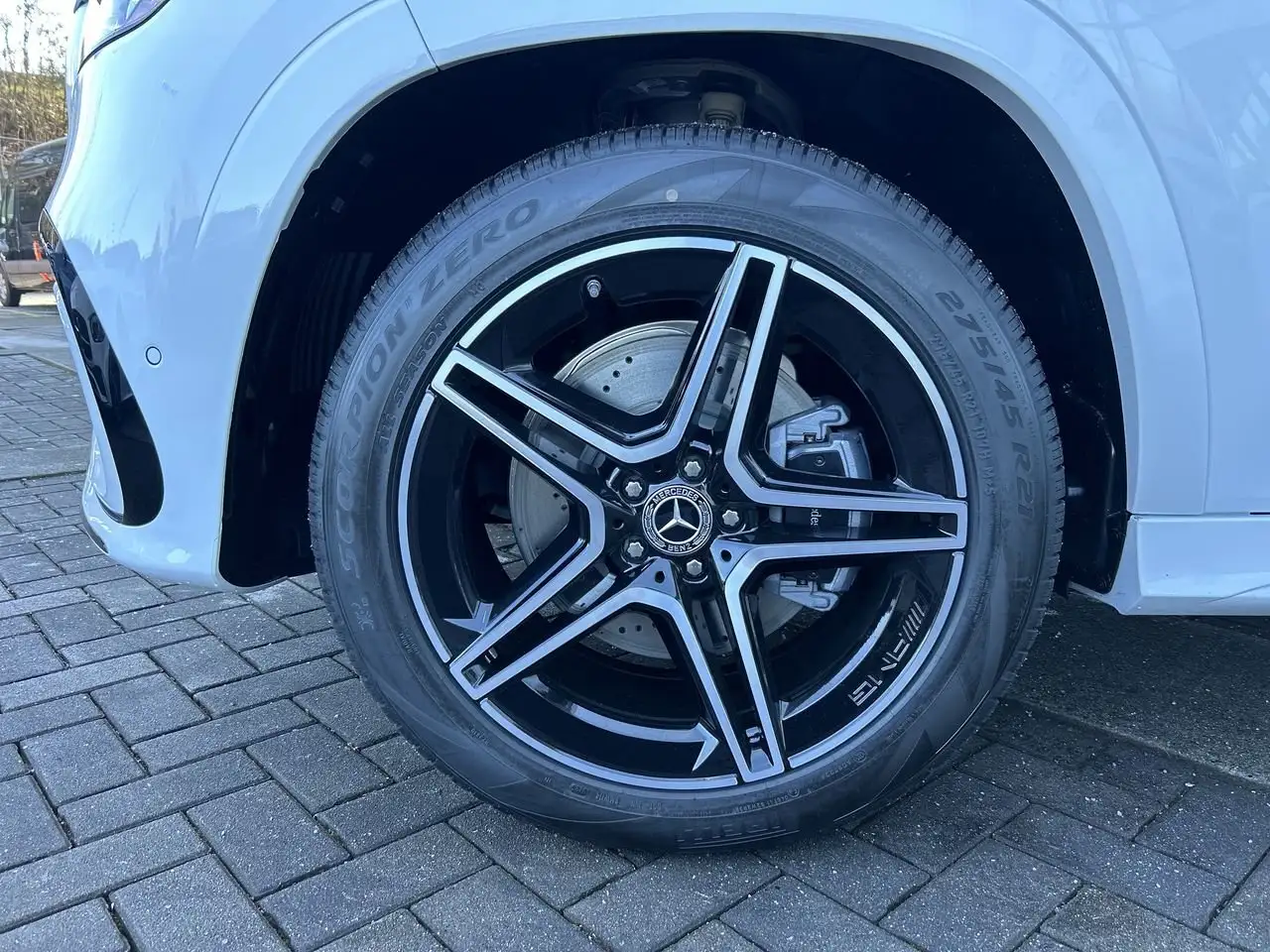 Mercedes-Benz GLS снимка Mercedes-Benz GLS