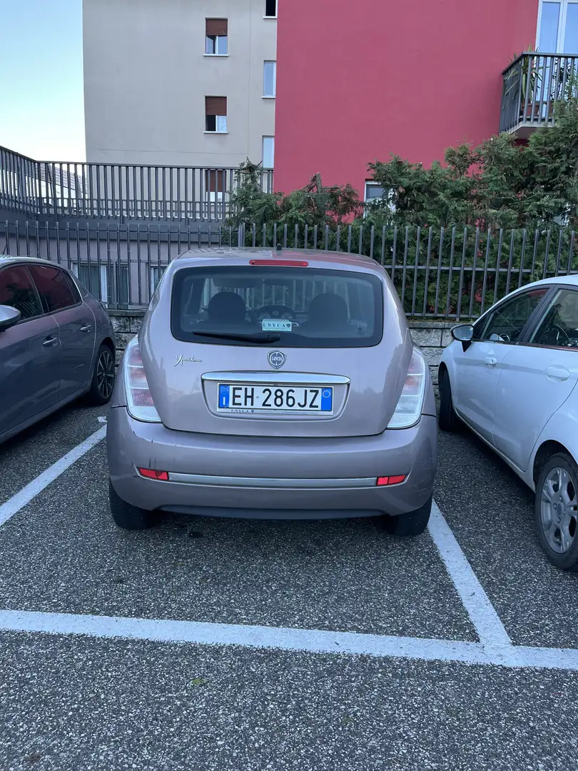 Lancia Ypsilon 1.2 benzina 69cv - 1