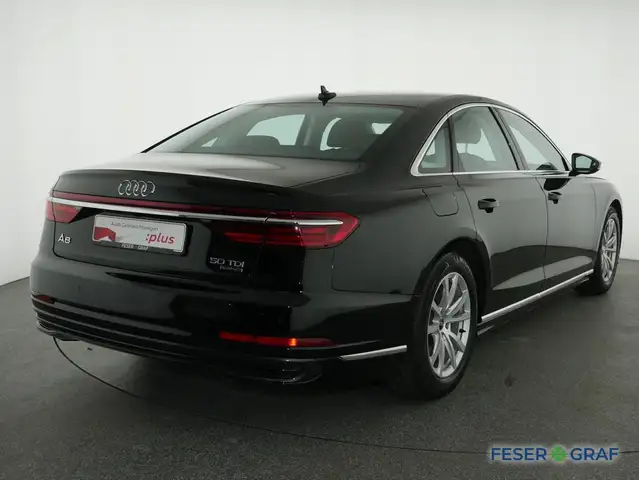 Audi A8 view 4