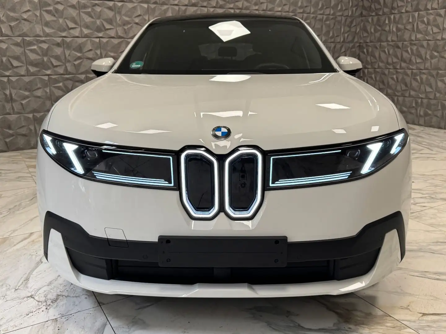 BMW iX3 50 xDrive Weiß - 2