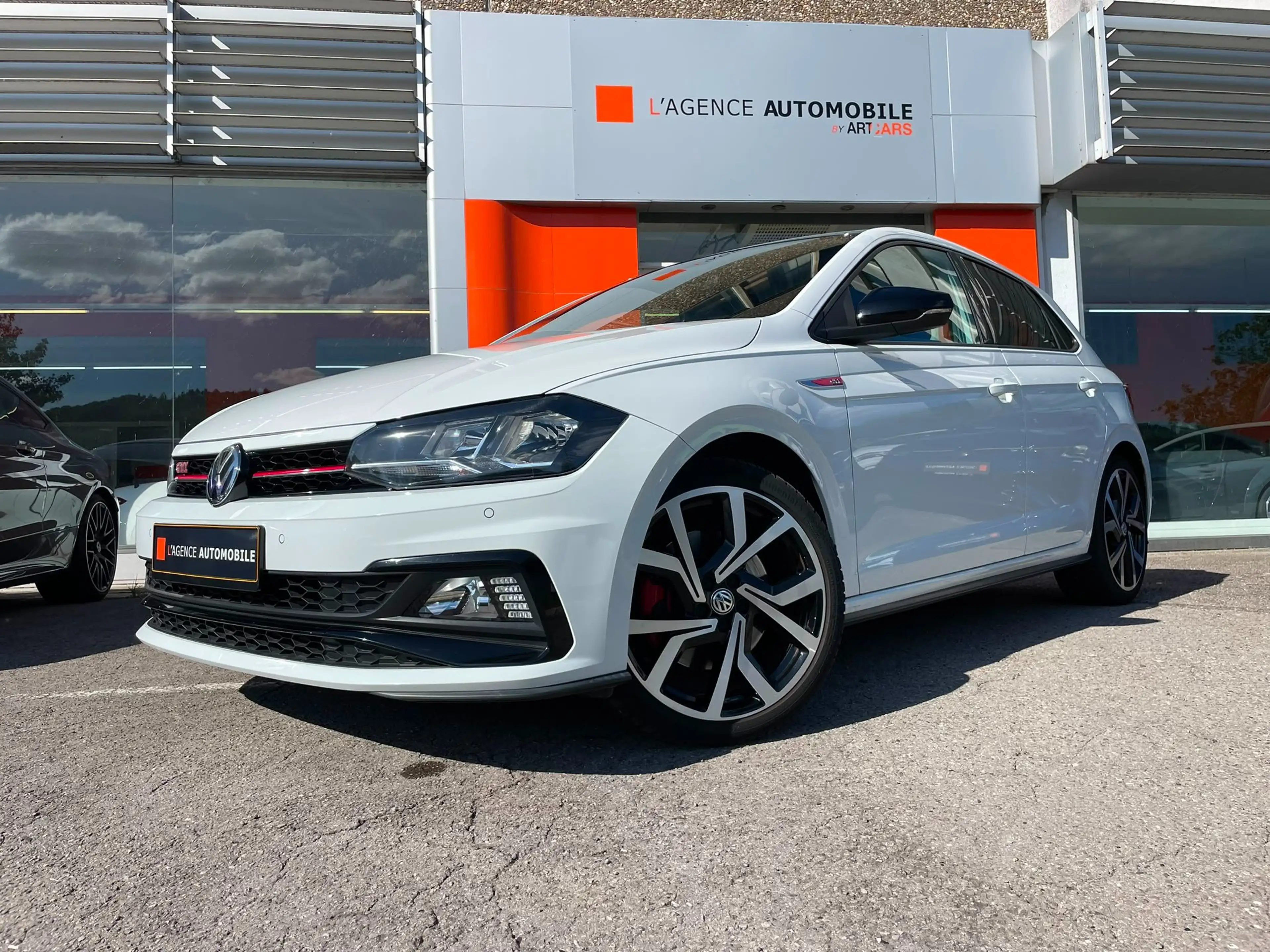 Volkswagen Polo GTI Polo 2.0 TSI DSG GTI-JUSQU'A 36 MOIS DE GARANTIE — photo 2