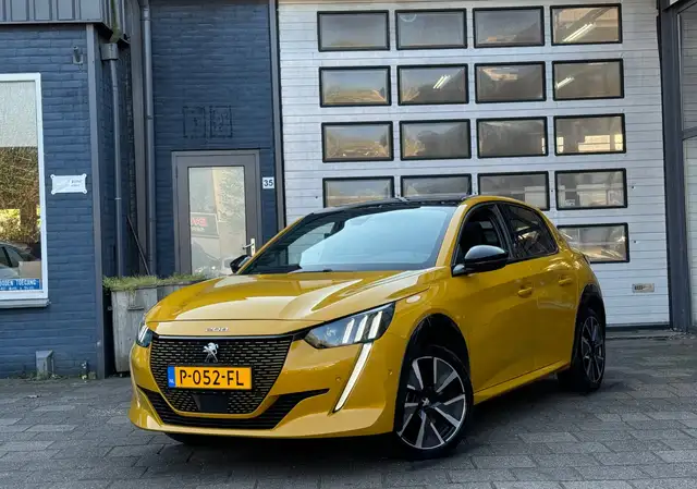 Peugeot e-208 EV GT Pack 50 kWh | Clima | Camera | Pano | N.A.P