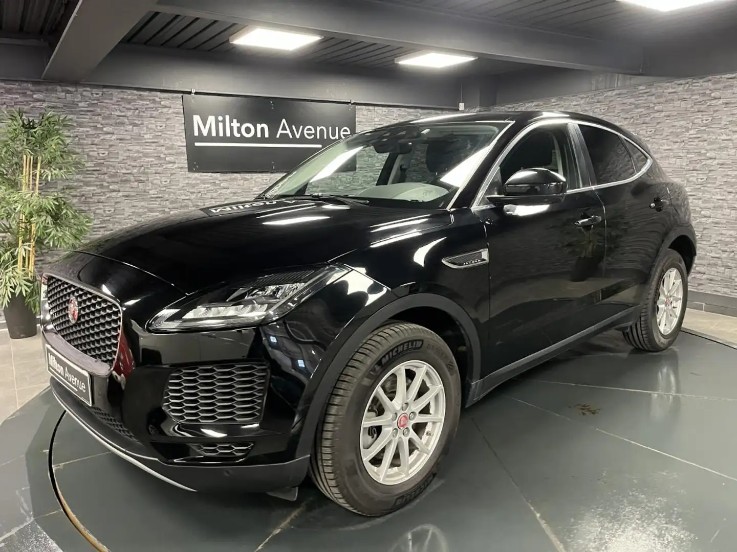 Jaguar E-Pace E-Pace D150 - AWD -Standard BVA PHASE 1 Noir - 1