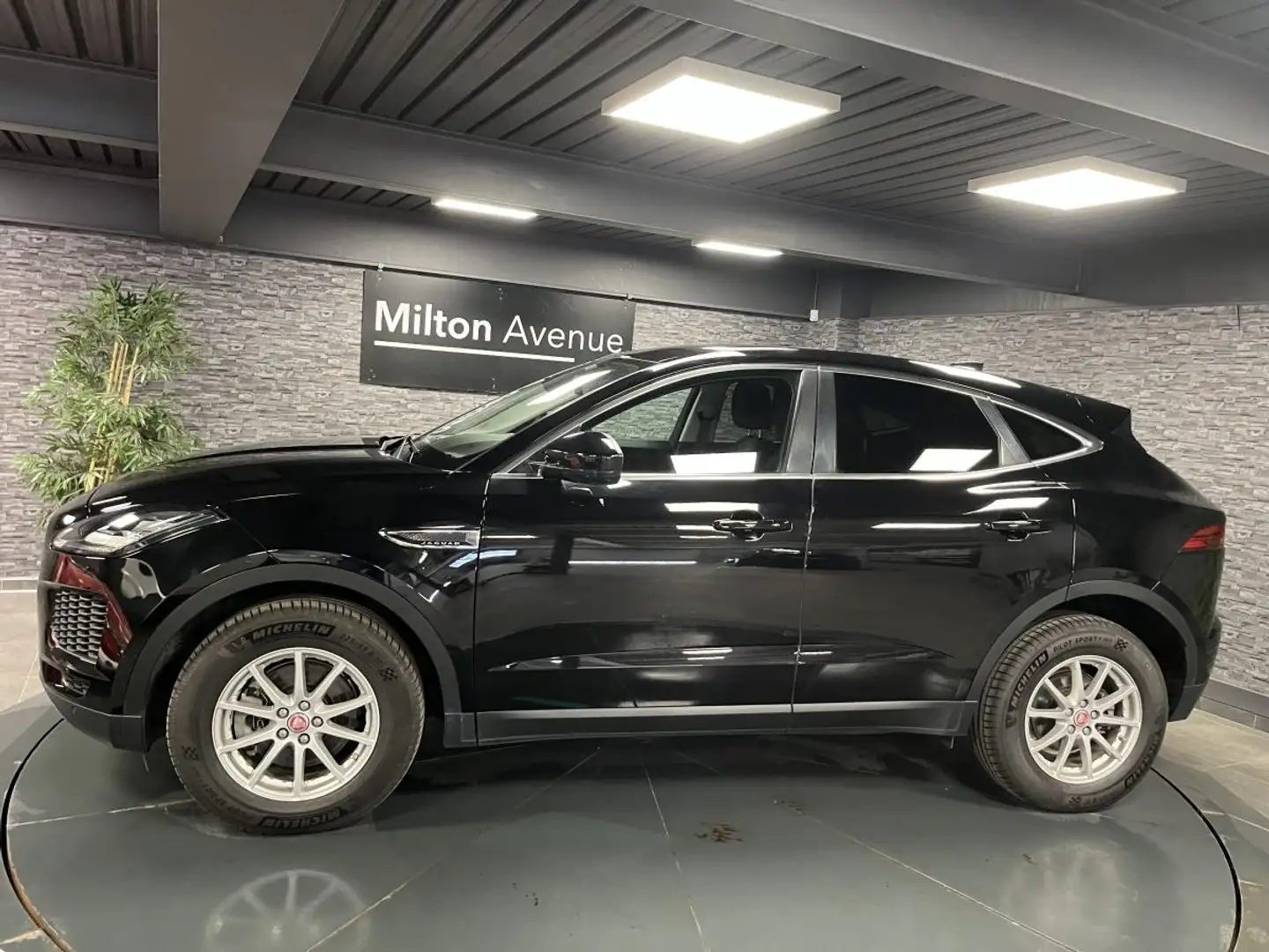 Jaguar E-Pace E-Pace D150 - AWD -Standard BVA PHASE 1 Noir - 2
