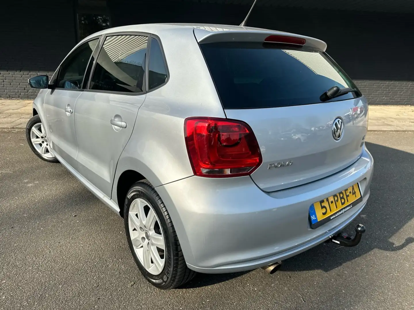 Volkswagen Polo 1.4-16V Highline // Automaat // Grijs - 2
