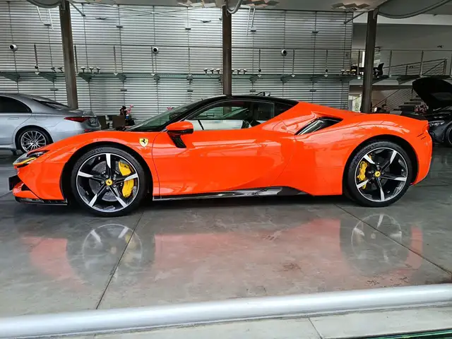 Ferrari SF90 Stradale 7,9kWh F1-DCT Ansicht 8
