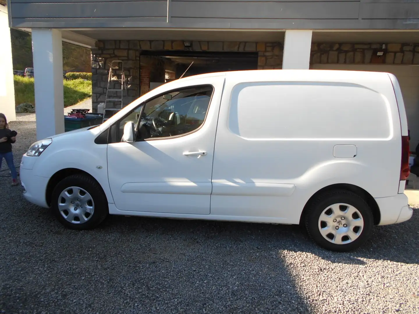 Peugeot Partner Partner  1600  hdi    90cv Blanc - 2