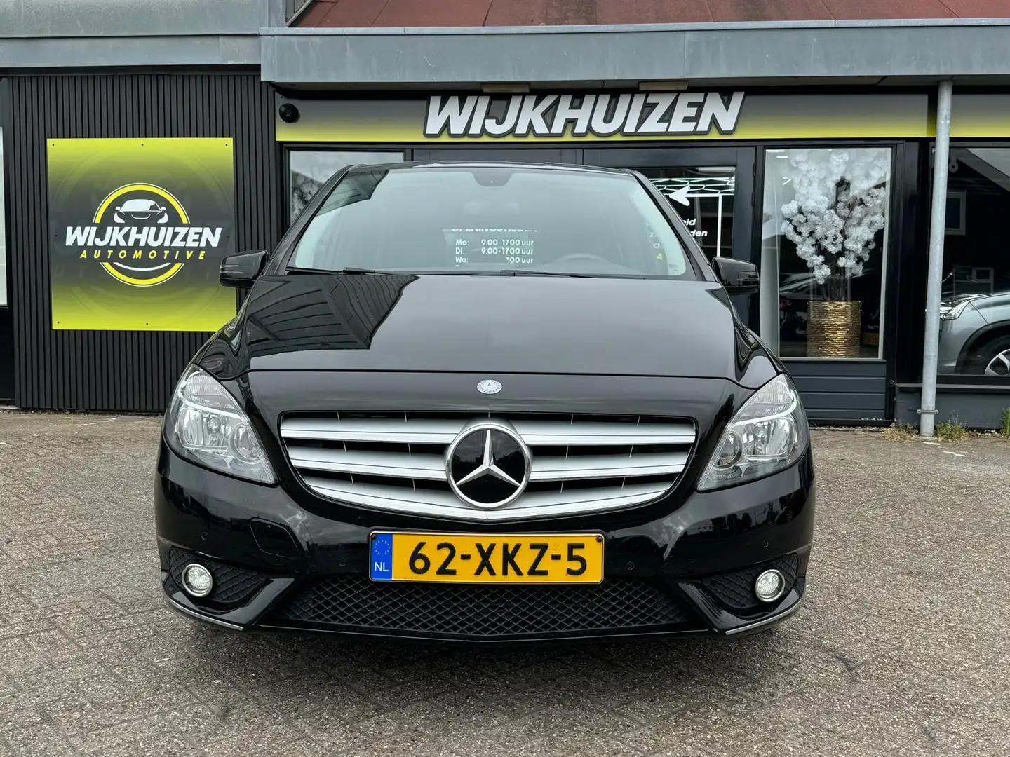 Mercedes-Benz B 180 met Navigatie !!! 17 Inch !!! Nap !!! Nero - 2