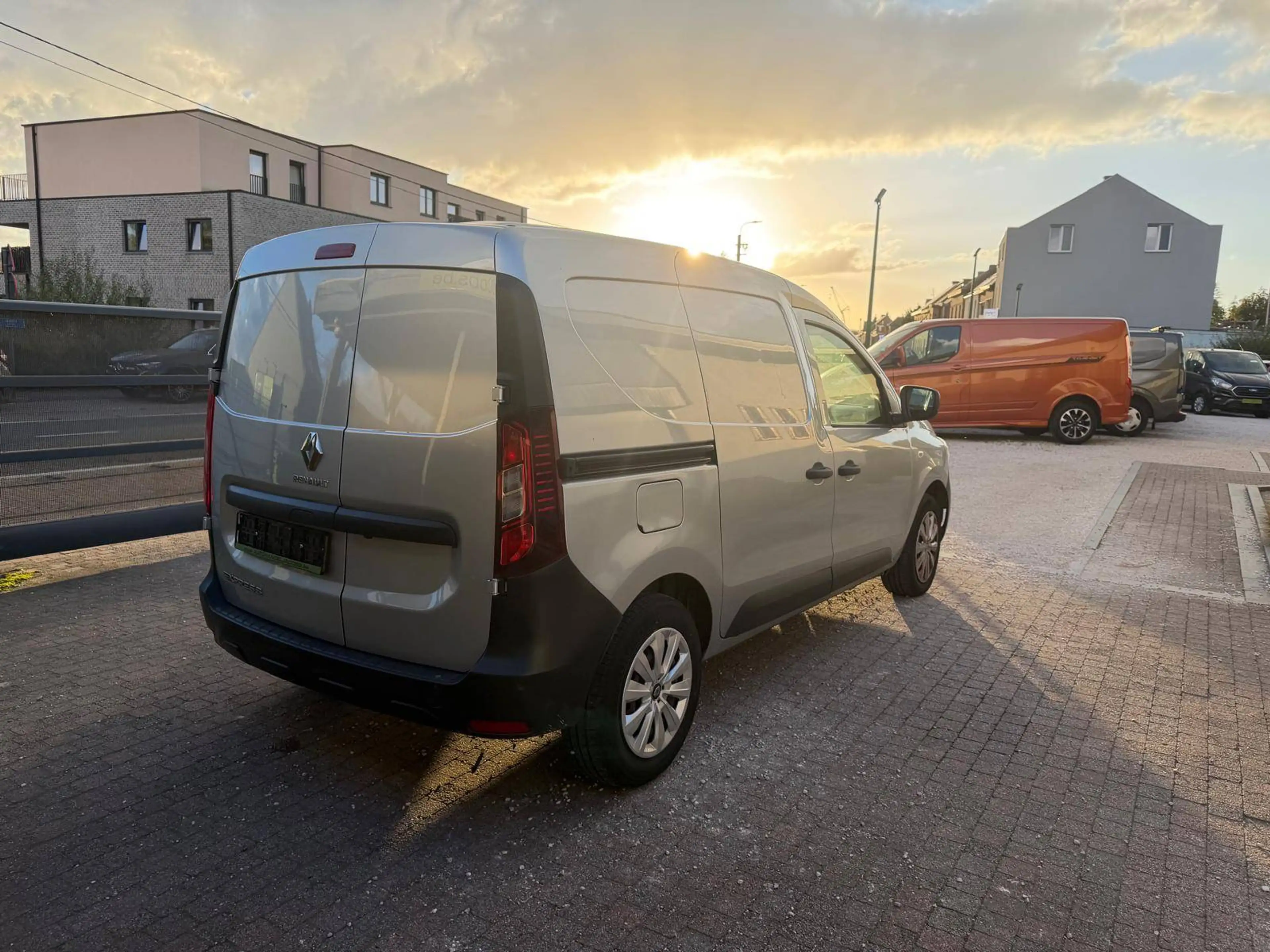 Renault Express 1.33 TCE * 102PK * CAMERA * PDC * BLIS * APPLE CARPLAY * BTW — photo 3
