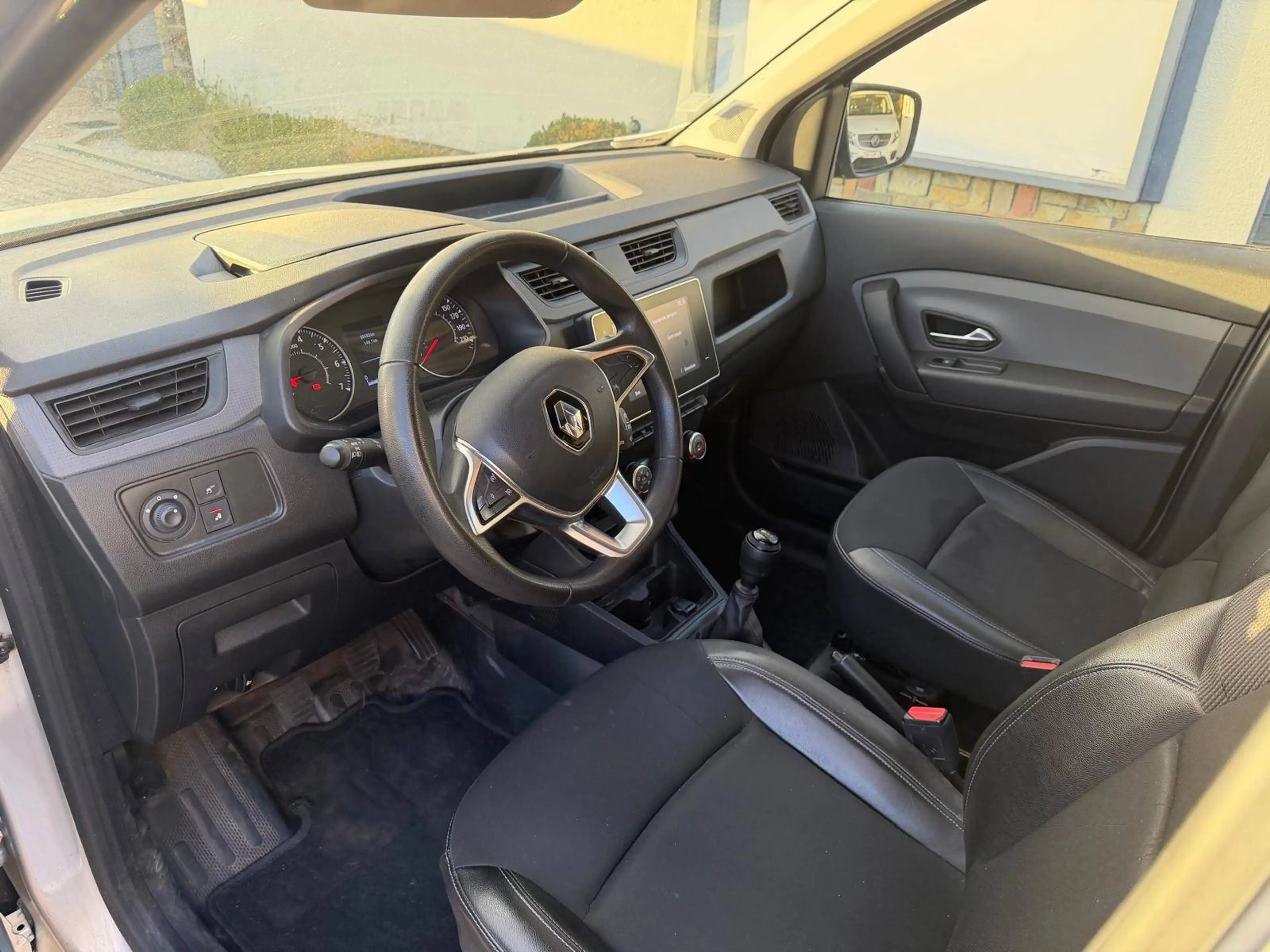 Renault Express 1.33 TCE * 102PK * CAMERA * PDC * BLIS * APPLE CARPLAY * BTW — photo 8