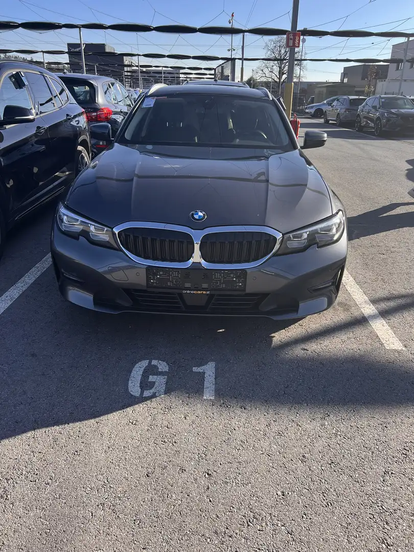 BMW 318 318d Touring Aut. Grau - 2