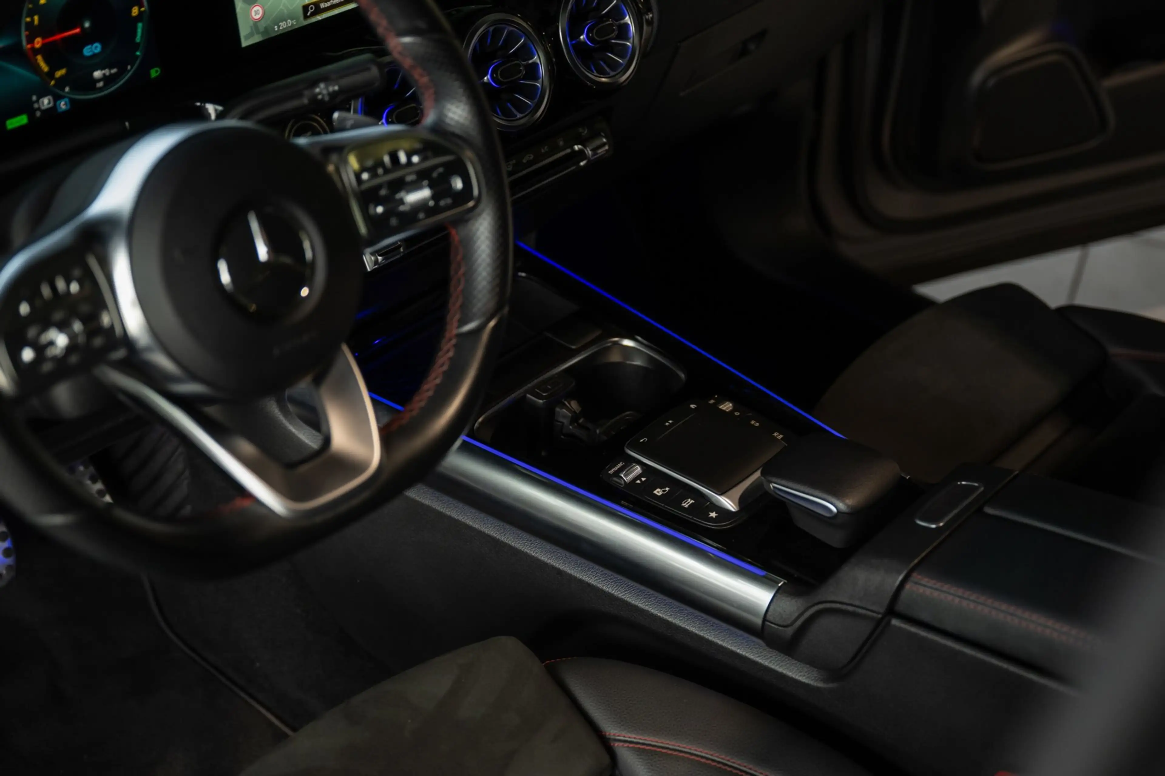 Mercedes-Benz GLA 250 e AMG Line PANO | 360° CAMERA — photo 11