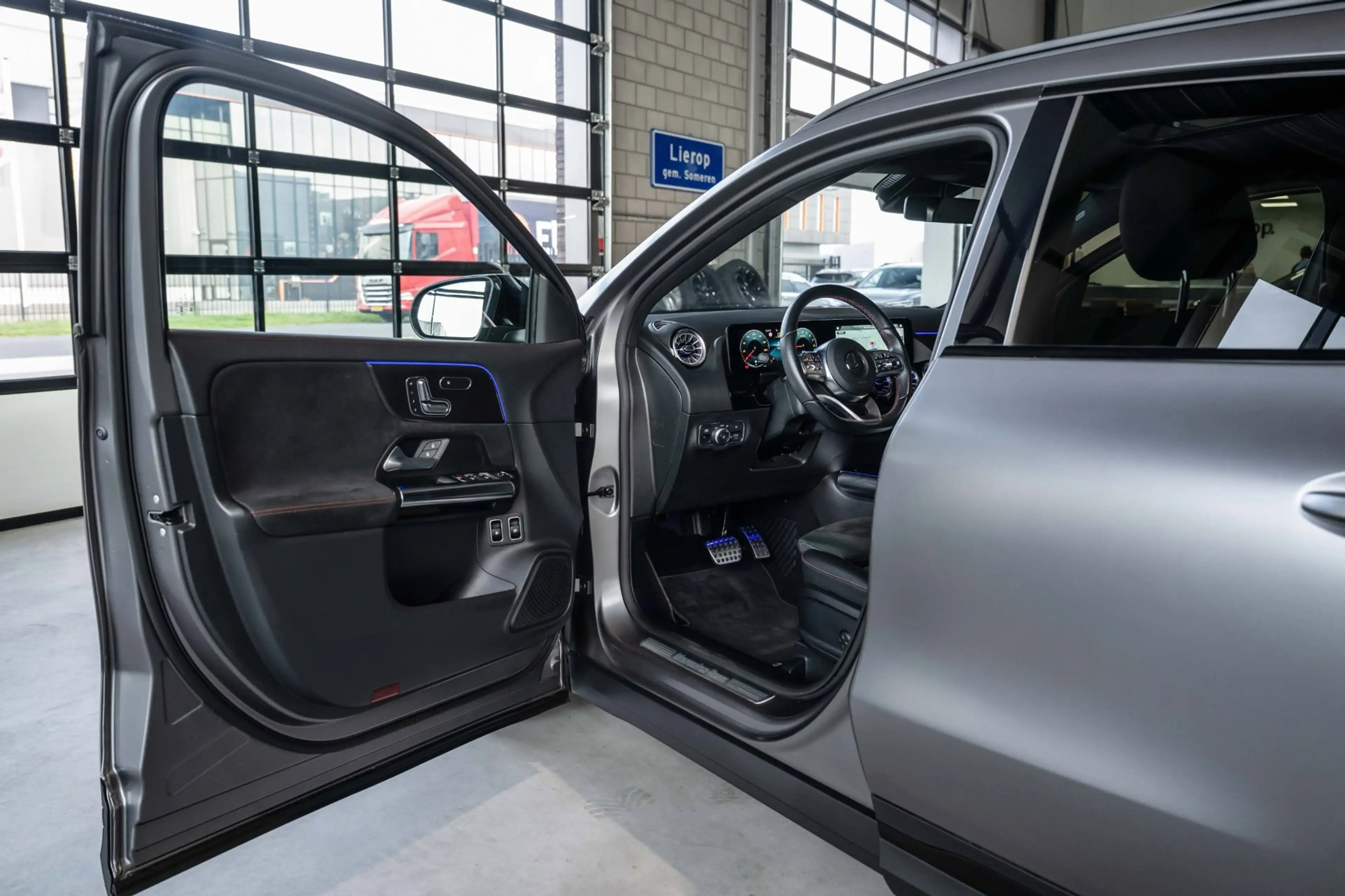 Mercedes-Benz GLA 250 e AMG Line PANO | 360° CAMERA — photo 4