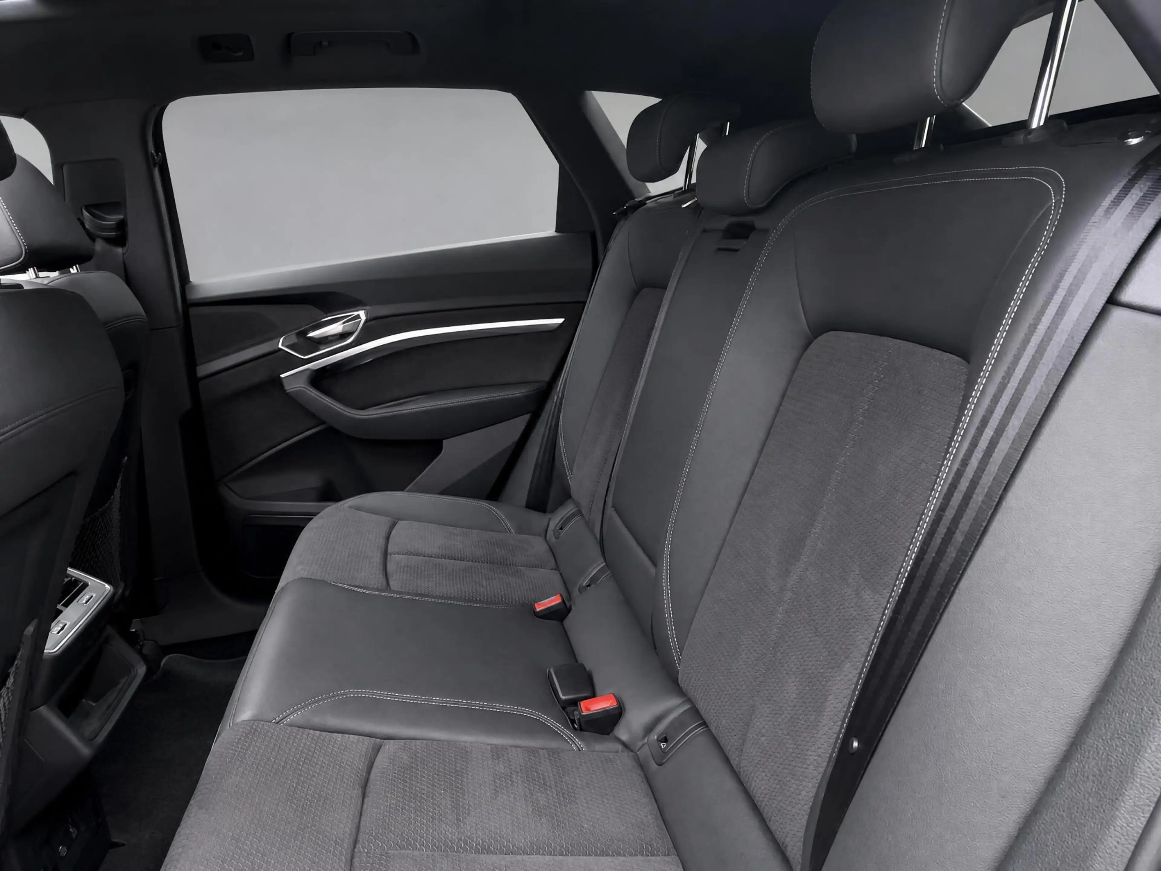 Audi Q8 e-tron 55 408pk Quattro S Edition Competition 115 kWh · S — photo 13