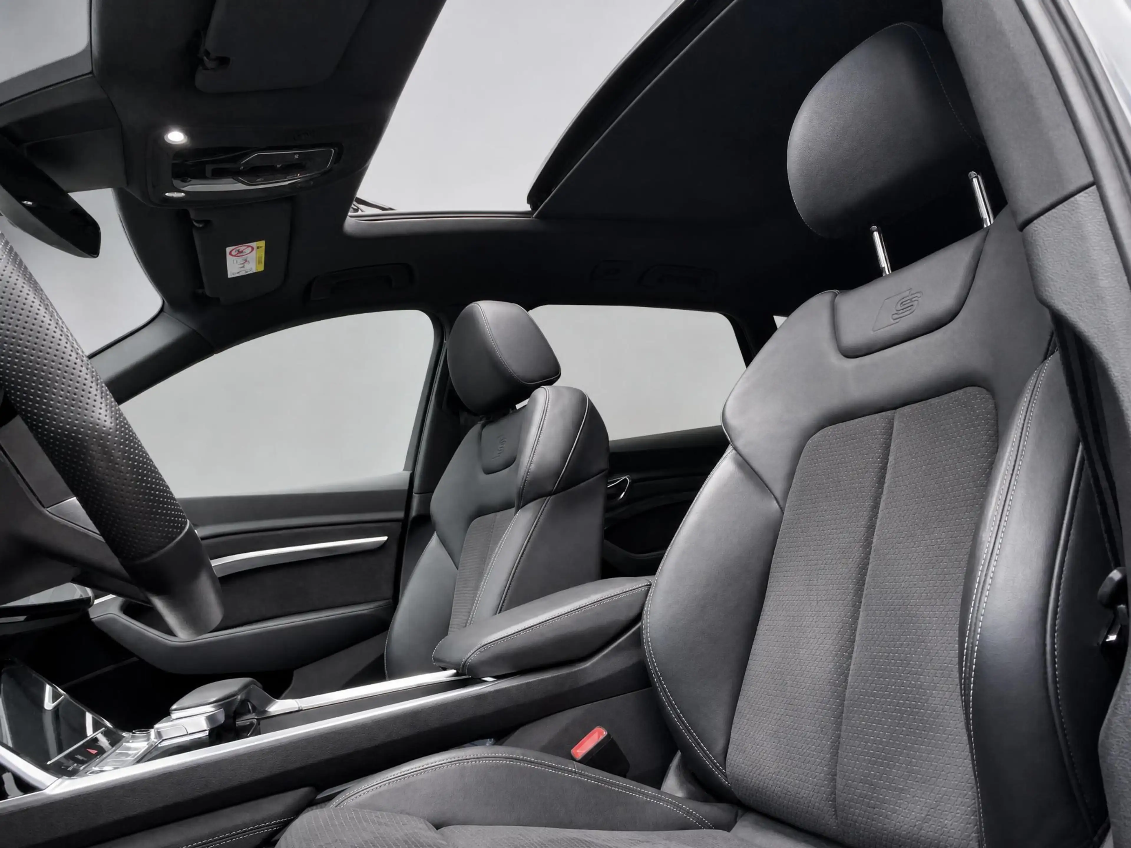 Audi Q8 e-tron 55 408pk Quattro S Edition Competition 115 kWh · S — photo 7