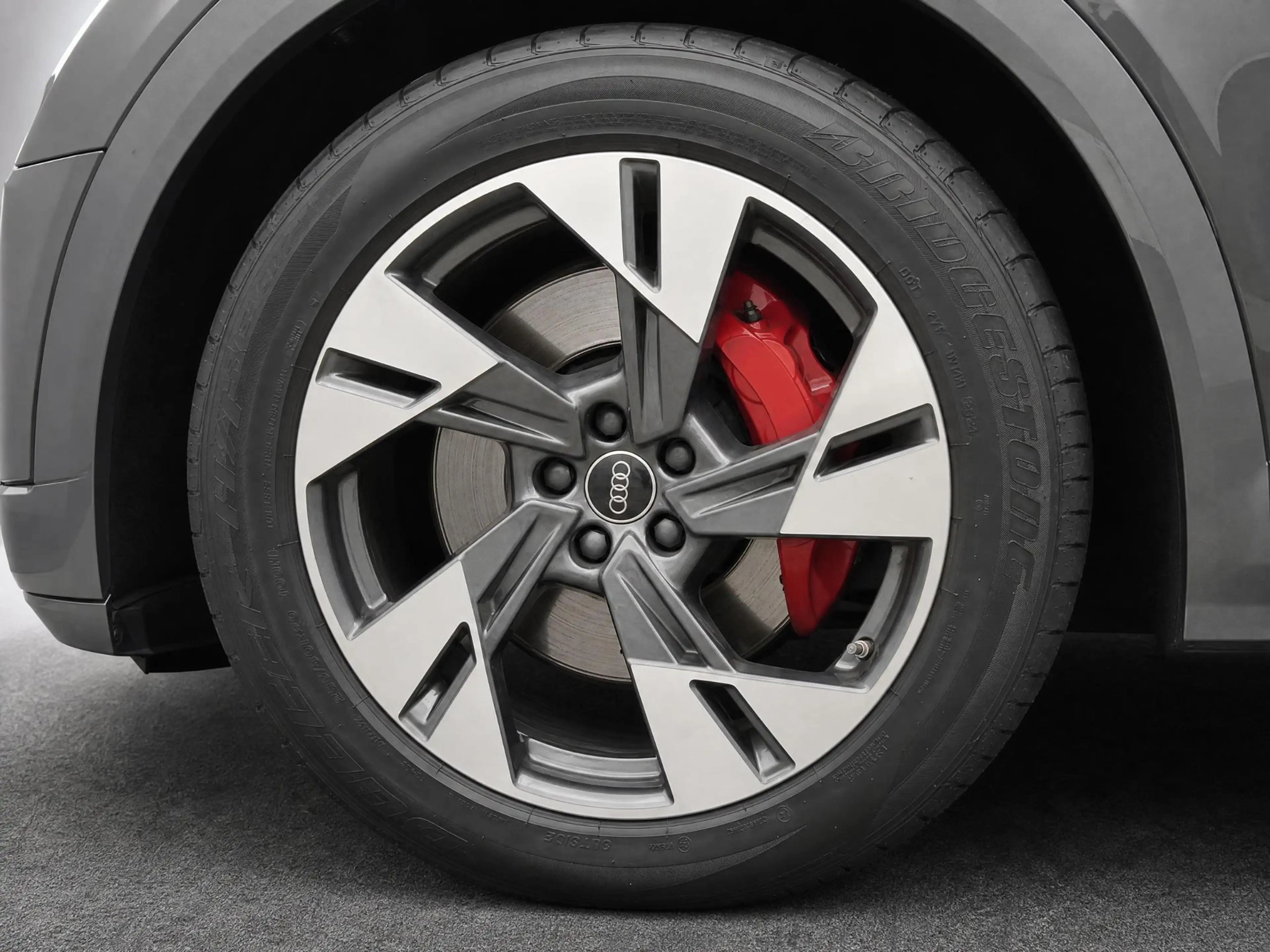 Audi Q8 e-tron 55 408pk Quattro S Edition Competition 115 kWh · S — photo 8