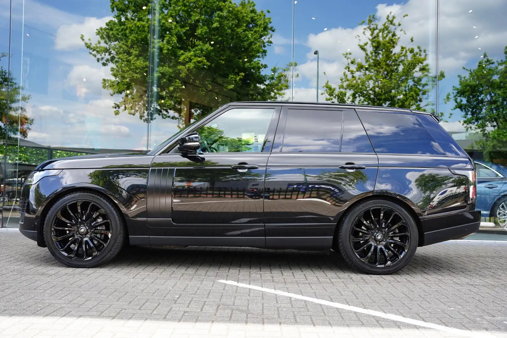 Land Rover Range Rover 4.4 SDV8 Panoramadak Meridian 22 Inch Zwart - 2