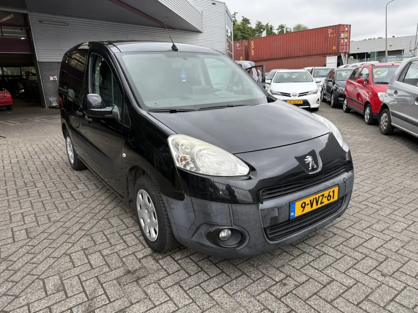 Peugeot Partner 120 1.6eHDI L1XT Pr+ Zwart - 2