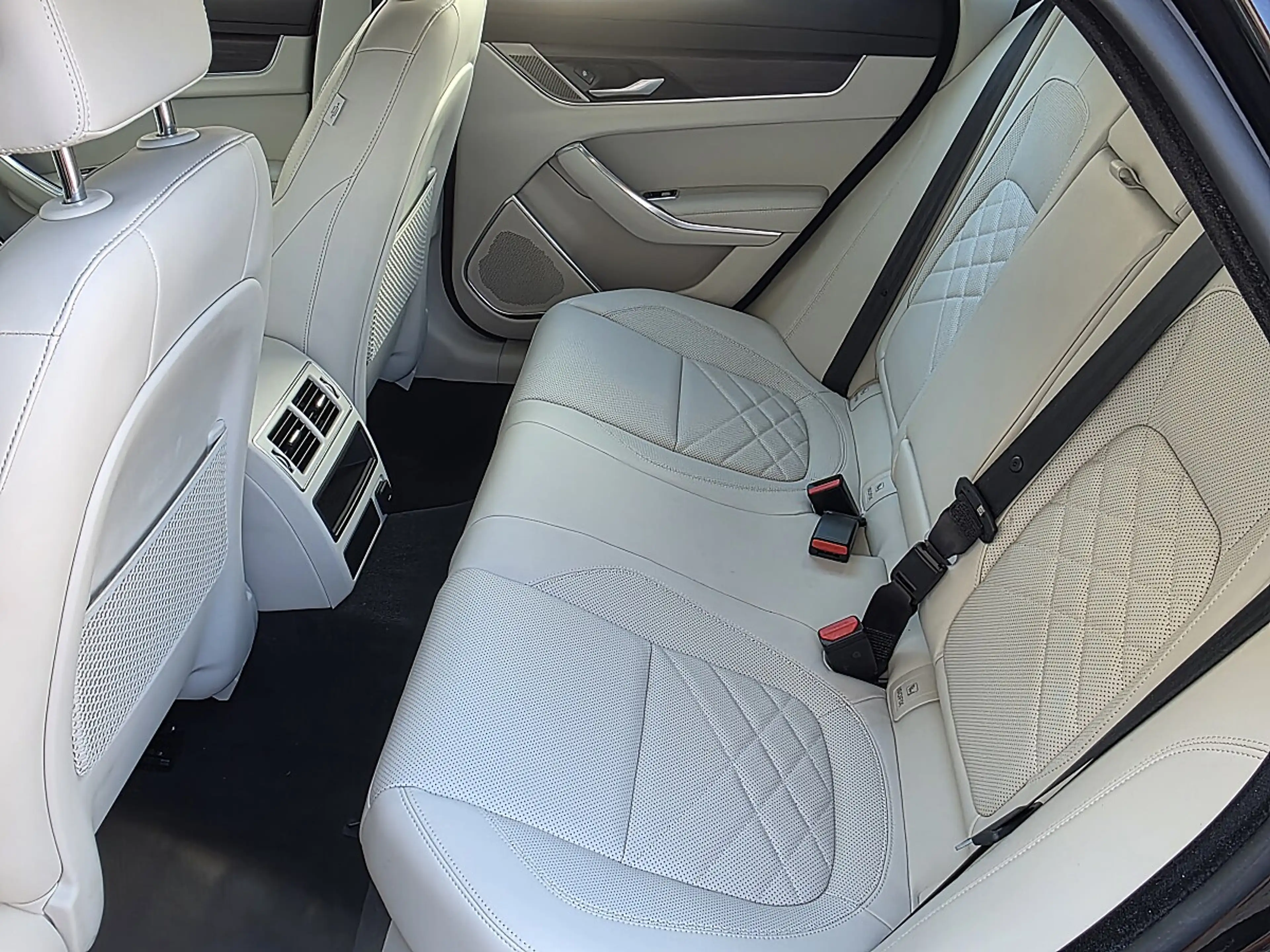 Jaguar XF D200 HSE Aut. *Topausstattung* — photo 15