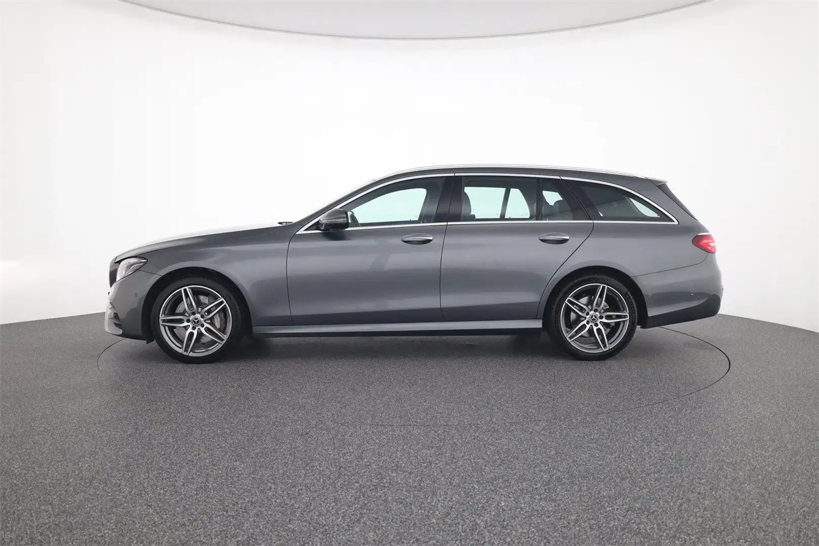 Mercedes-Benz E 350 d T 4M AMGLine DistronicPro AHK Pano Burmest Grau - 2