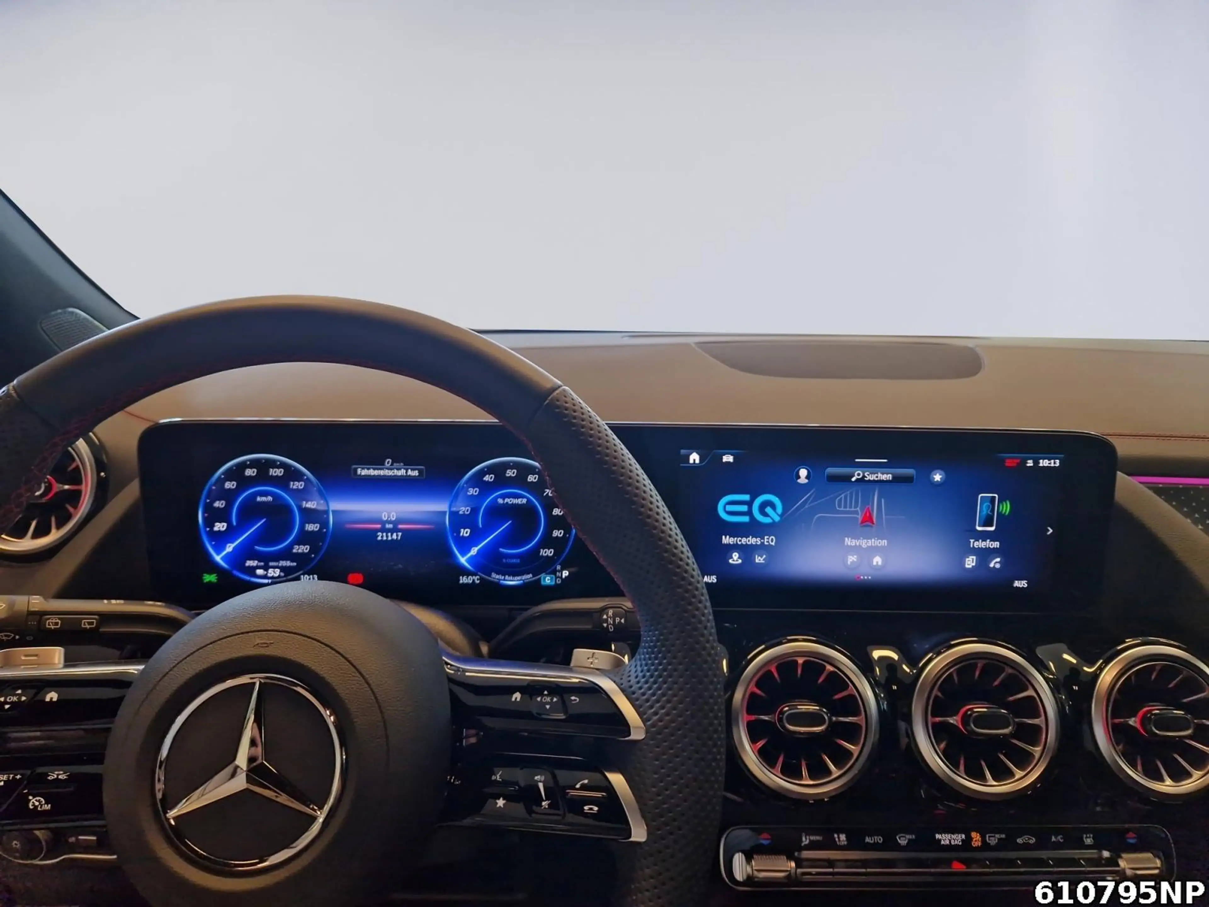 Mercedes-Benz EQA 350 4M AMG Totwinkel Kamera CarPlay LED — photo 12