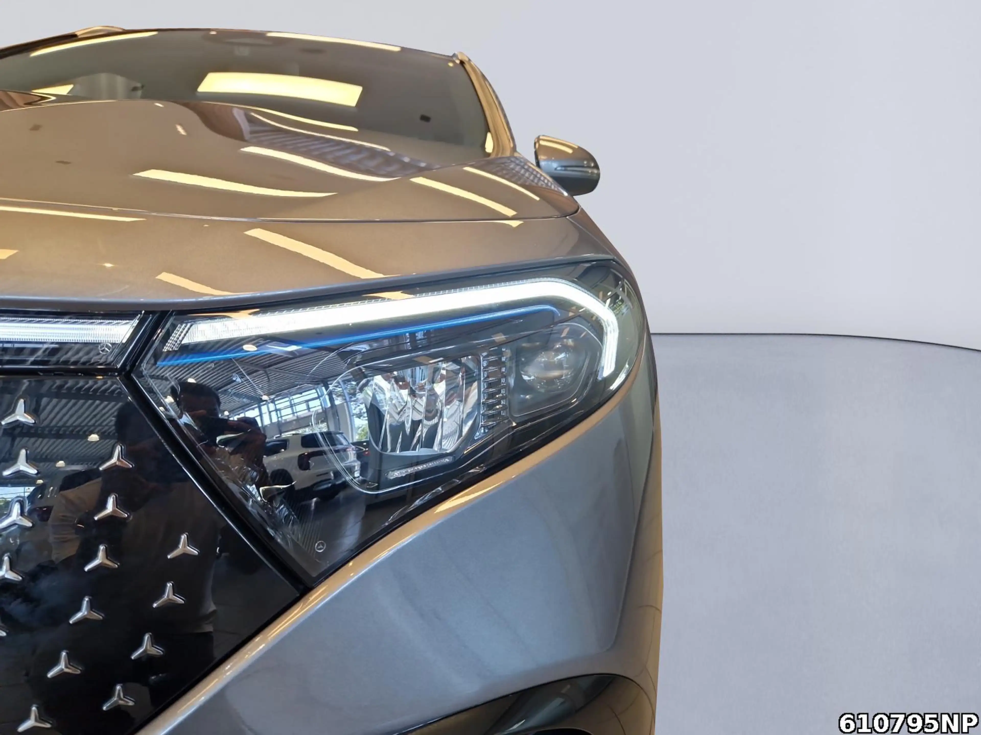 Mercedes-Benz EQA 350 4M AMG Totwinkel Kamera CarPlay LED — photo 13