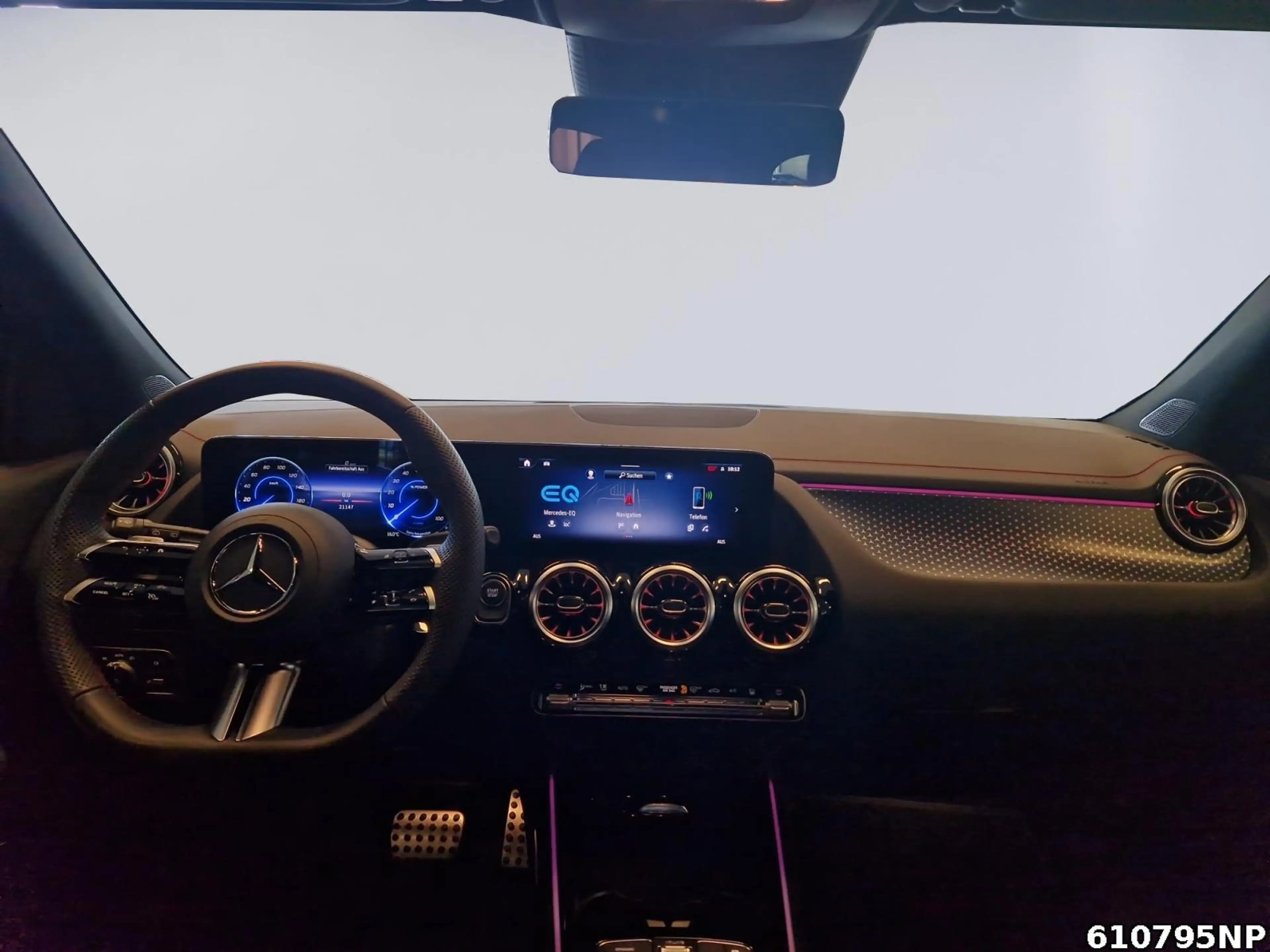 Mercedes-Benz EQA 350 4M AMG Totwinkel Kamera CarPlay LED — photo 8